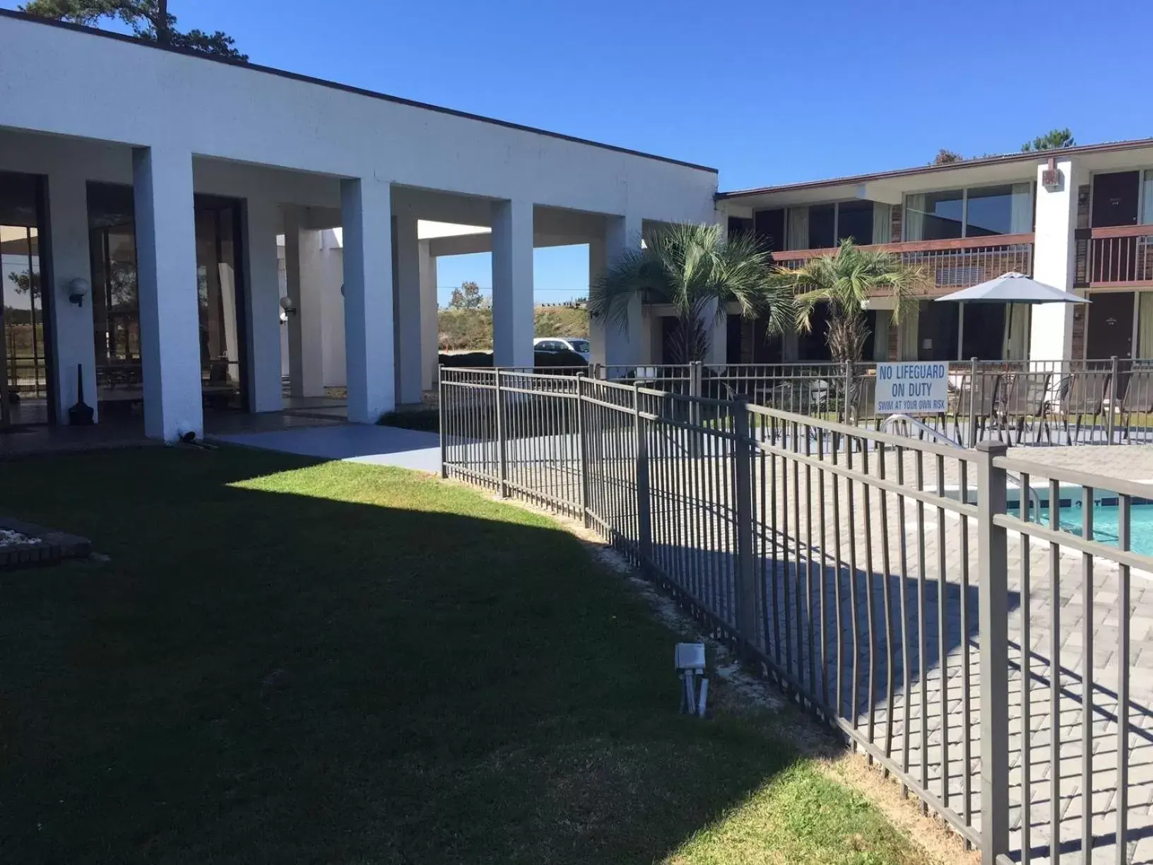 Facade/entrance, Property Building in Landmark Inn