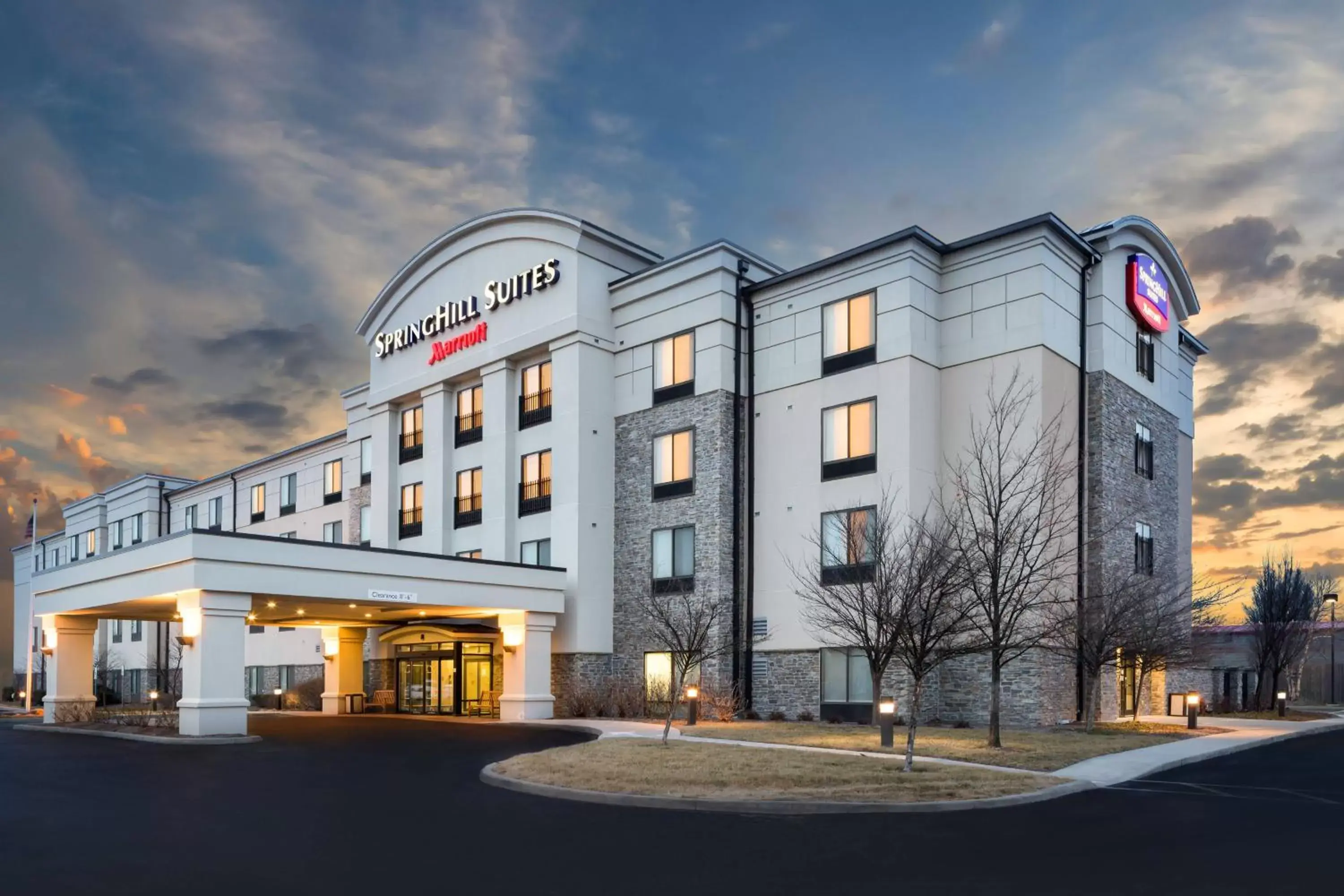 Property Building in SpringHill Suites Indianapolis Fishers