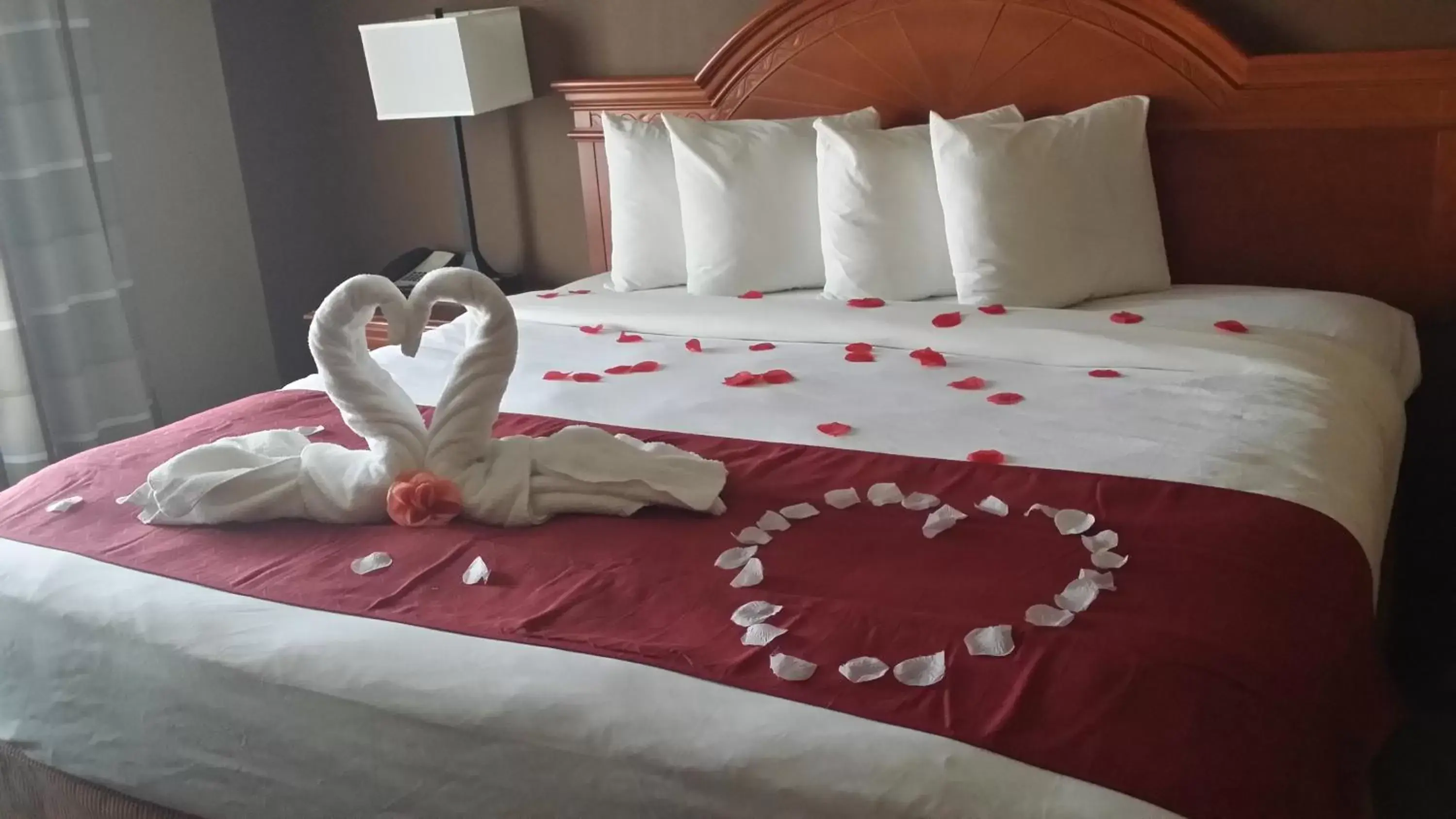 Photo of the whole room, Bed in Country Inn & Suites by Radisson, Bel Air/Aberdeen, MD