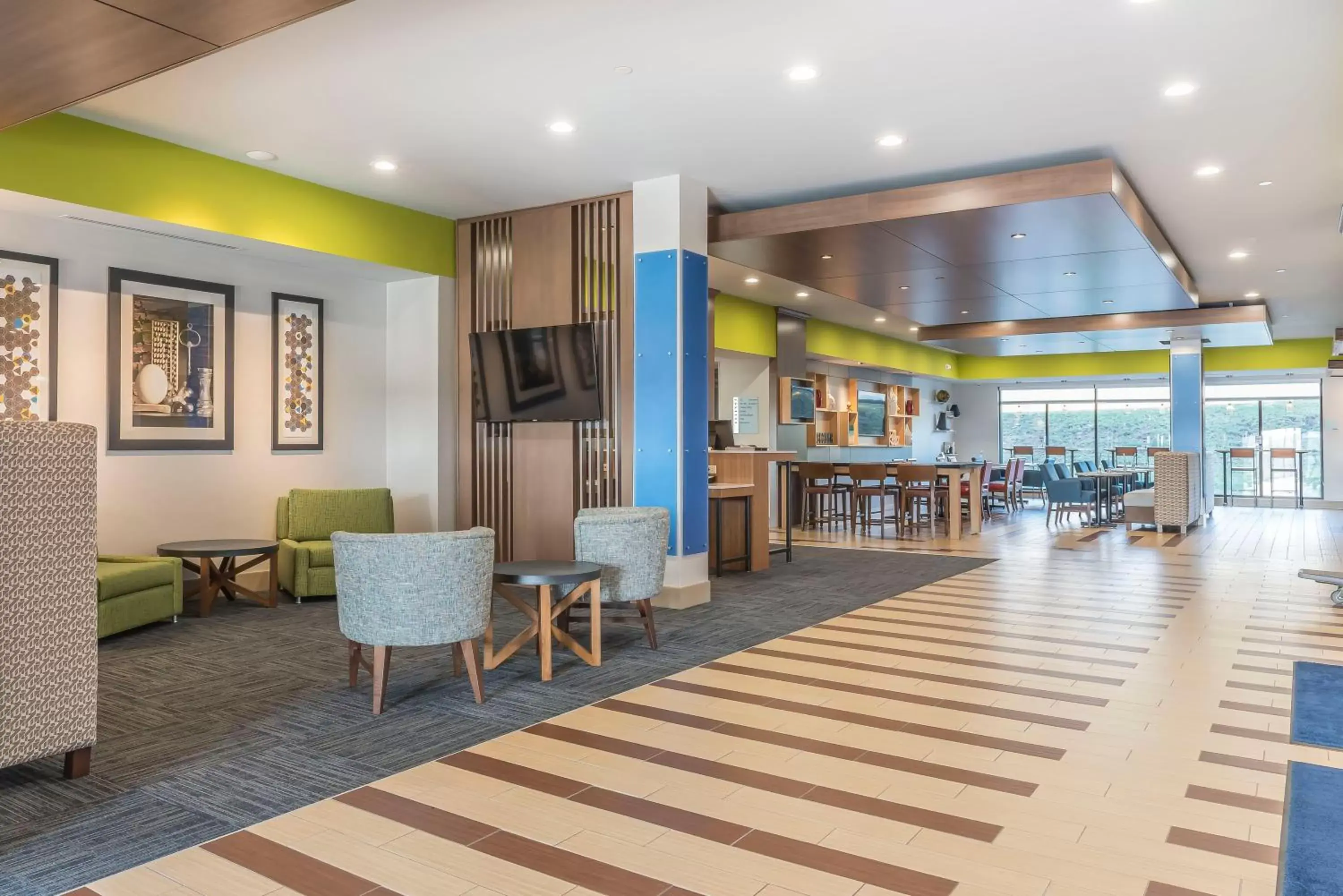 Property building, Lobby/Reception in Holiday Inn Express & Suites Clarion, an IHG Hotel