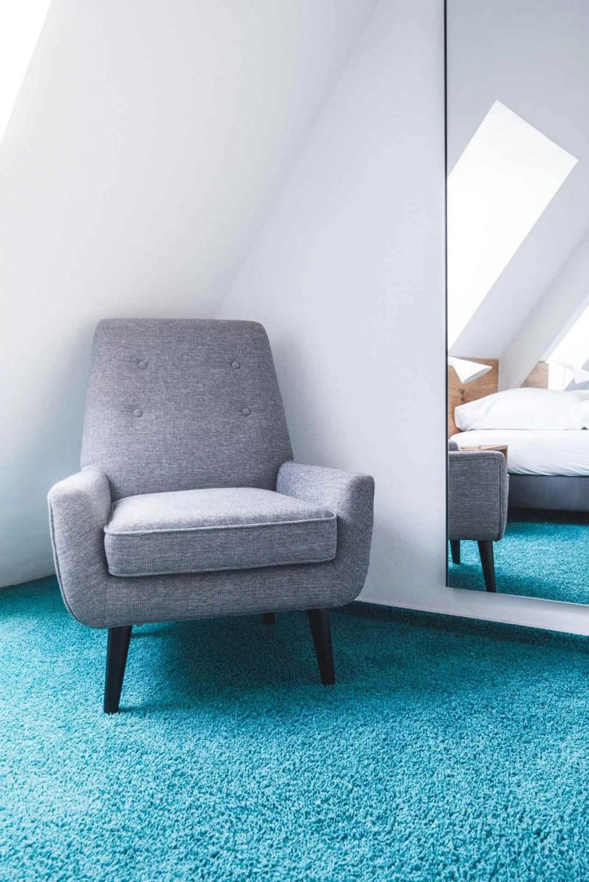 Seating area, Bed in Ulmer Münster Hotel