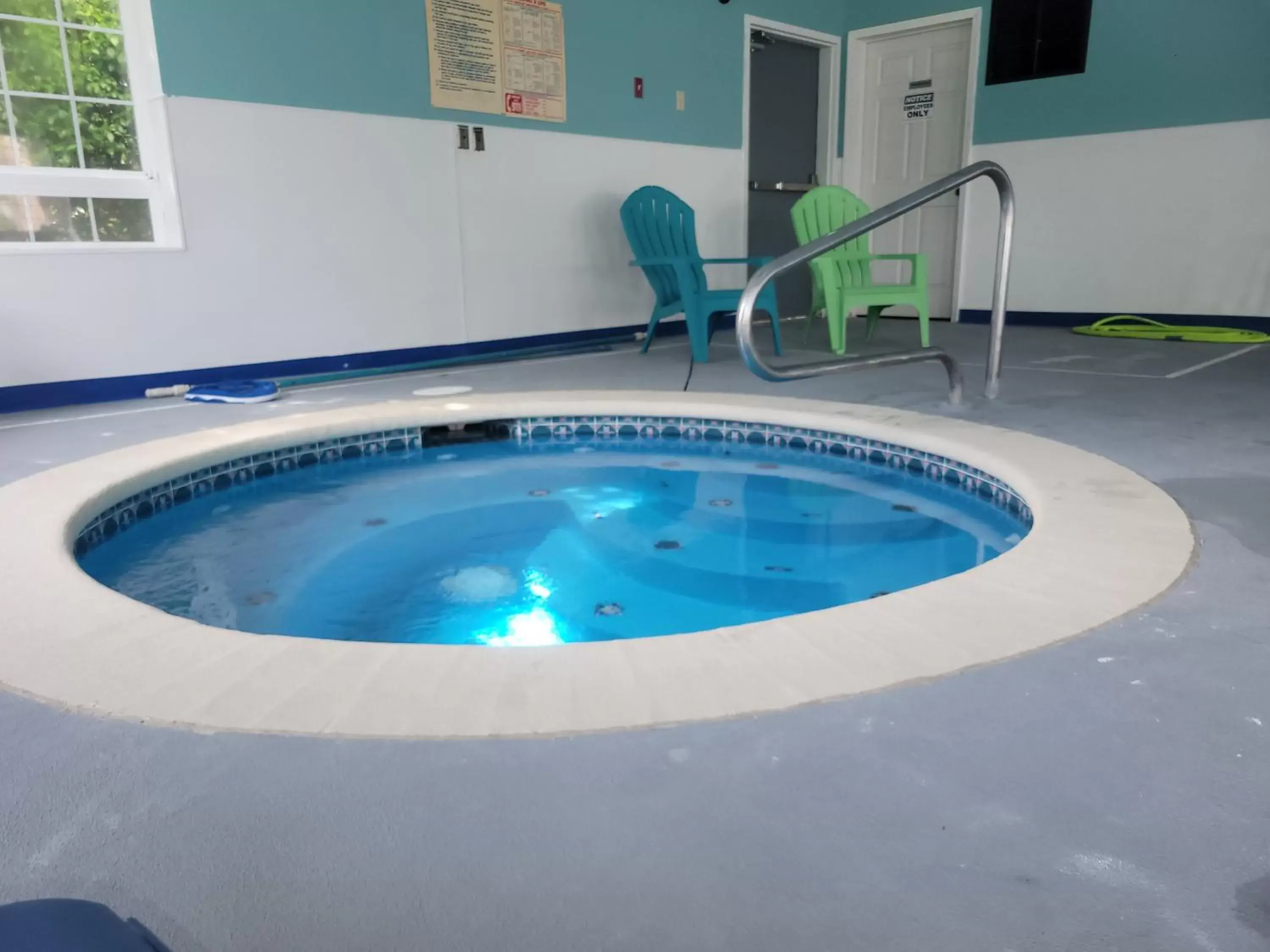 Swimming Pool in Days Inn by Wyndham Ocean Shores