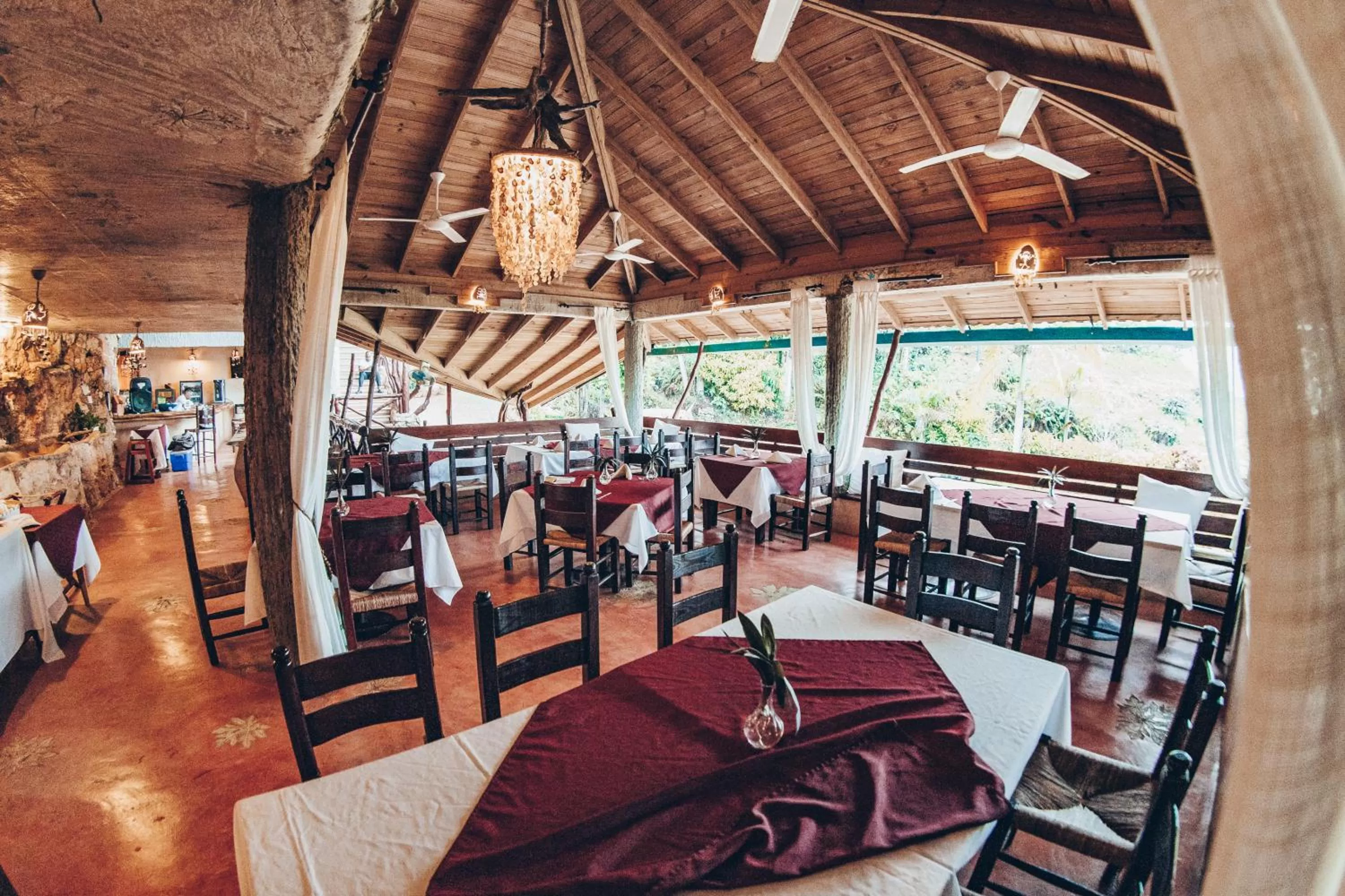 Restaurant/places to eat in Altos de Caño Hondo