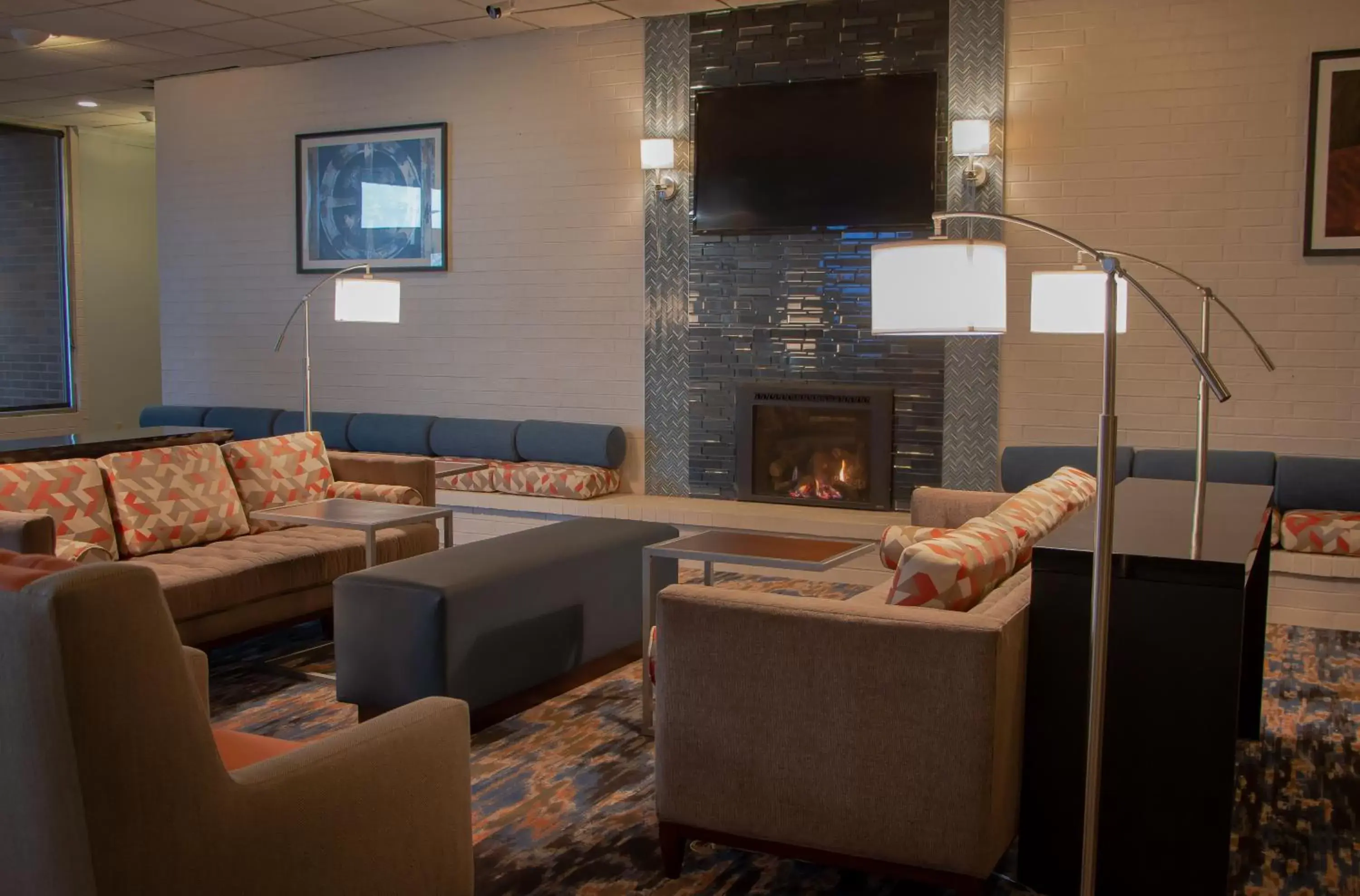 Lobby or reception, Seating Area in Radisson Hotel and Conference Center Fond du Lac