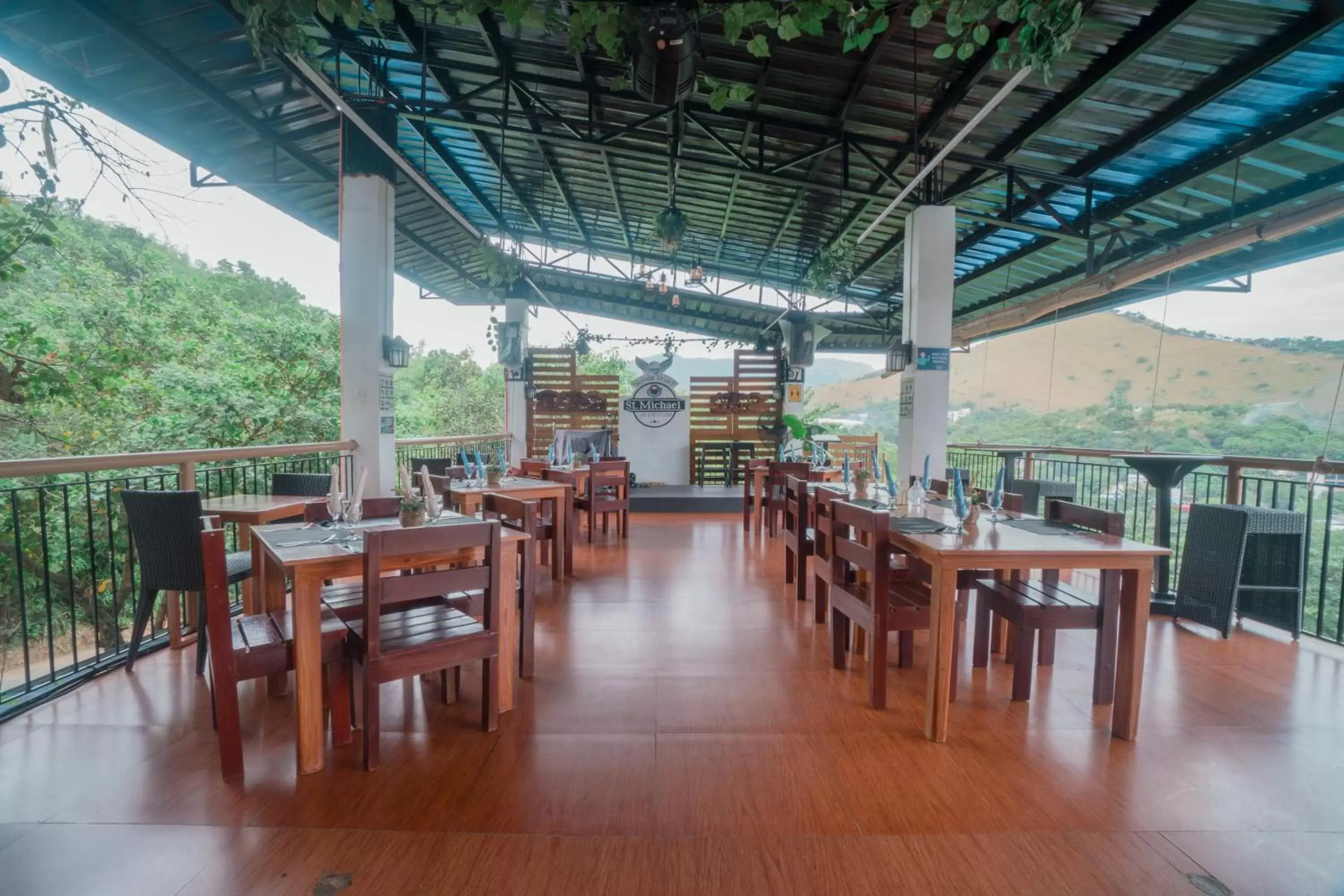 Restaurant/places to eat in Skylodge Resort Restaurant/places to eat in Skylodge Resort