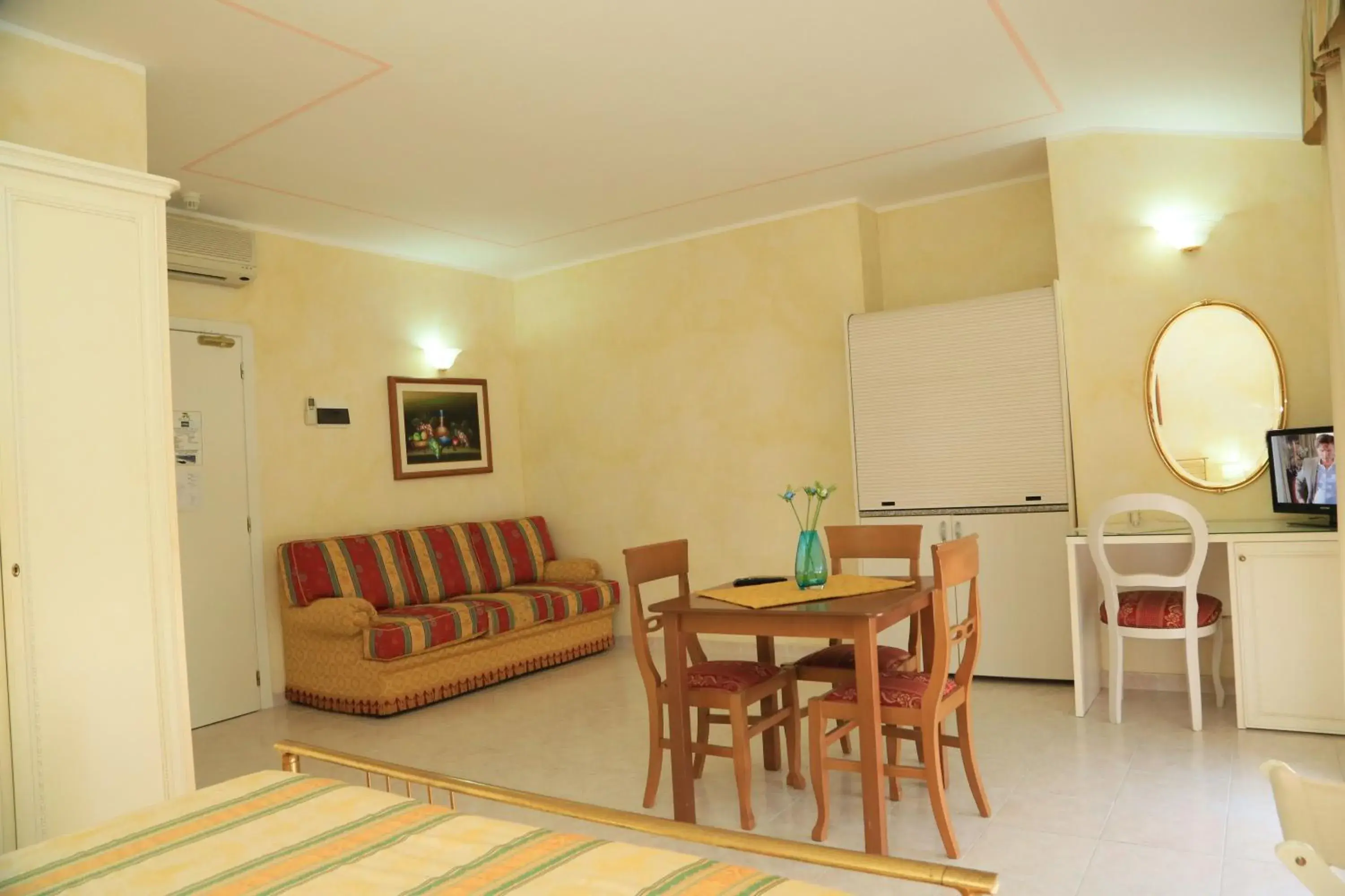 Kitchen or kitchenette, Dining Area in Hotel San Marco