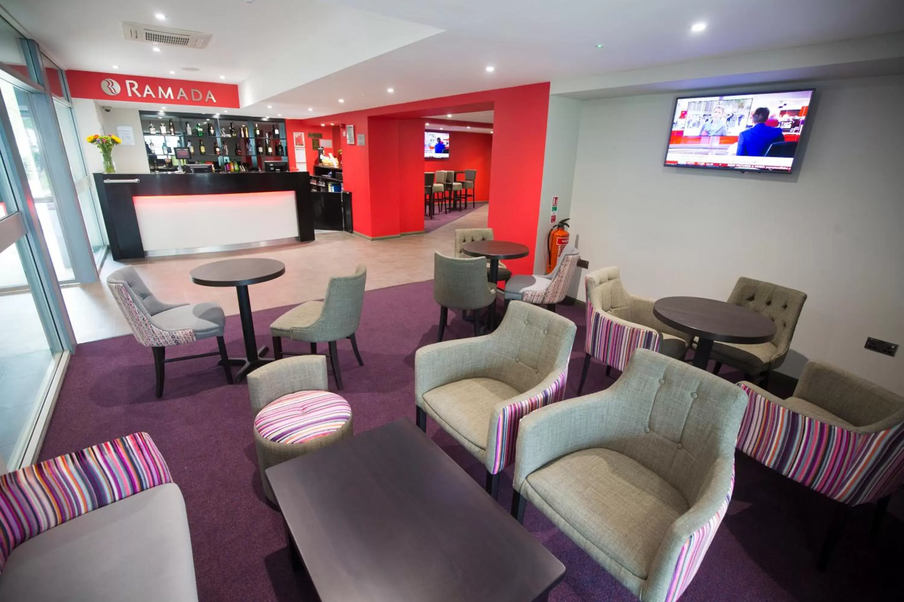 Restaurant/places to eat in Ramada London South Mimms