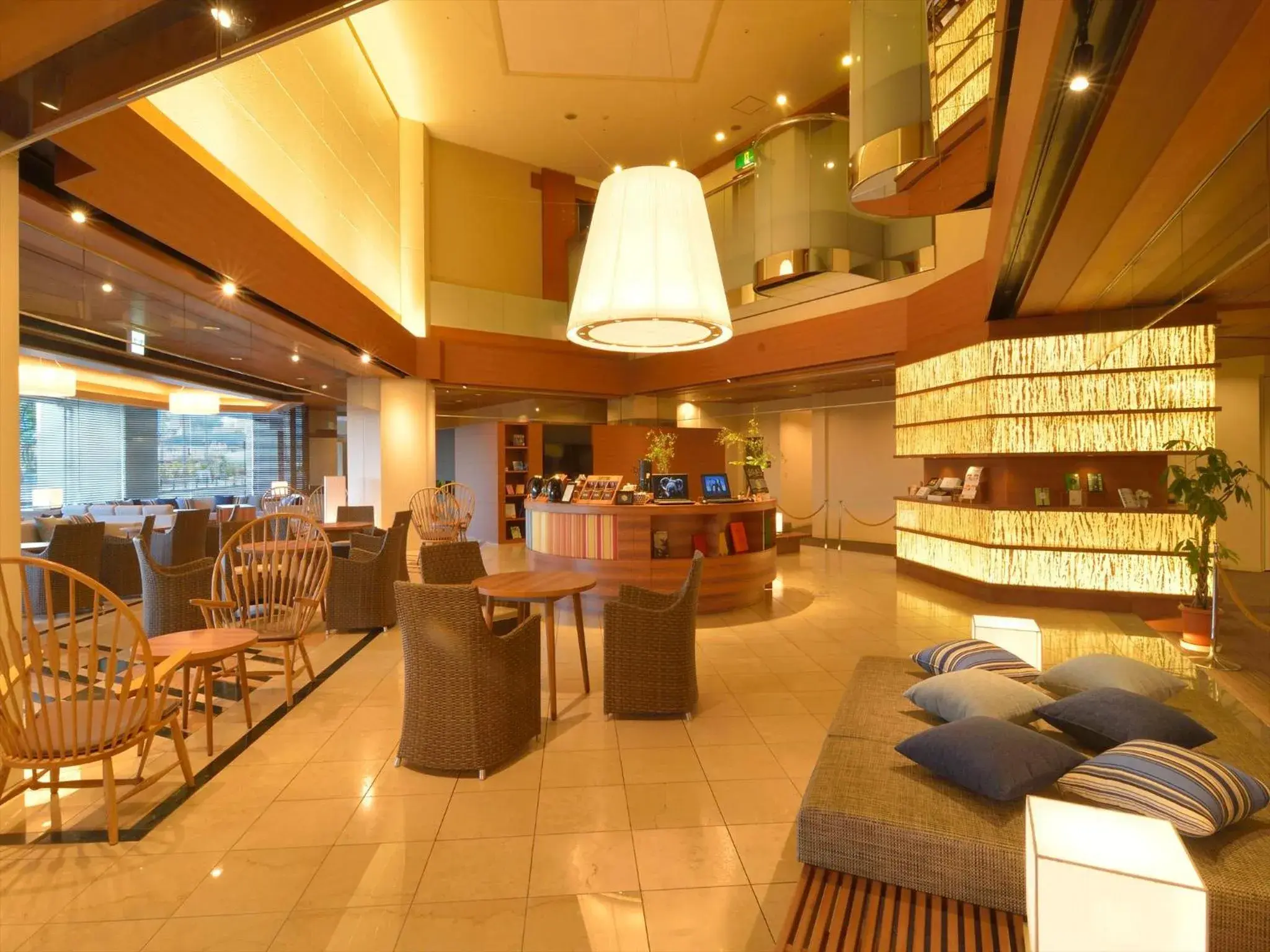 Communal lounge/ TV room in Atami Seaside Spa & Resort