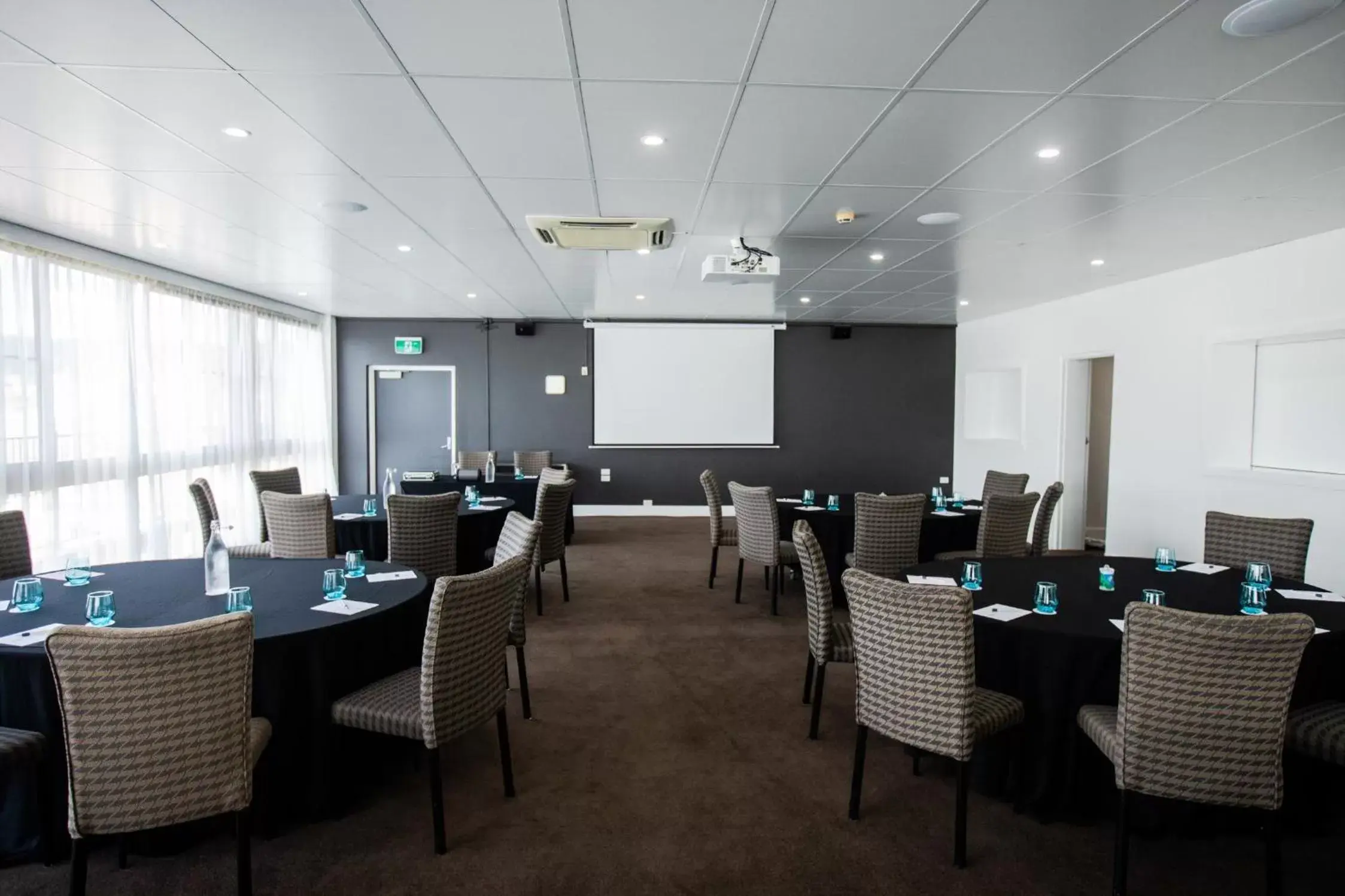 Meeting/conference room, Restaurant/Places to Eat in Best Western Hobart