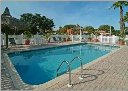 Swimming Pool in Americas Best Value Inn Bradenton-Sarasota