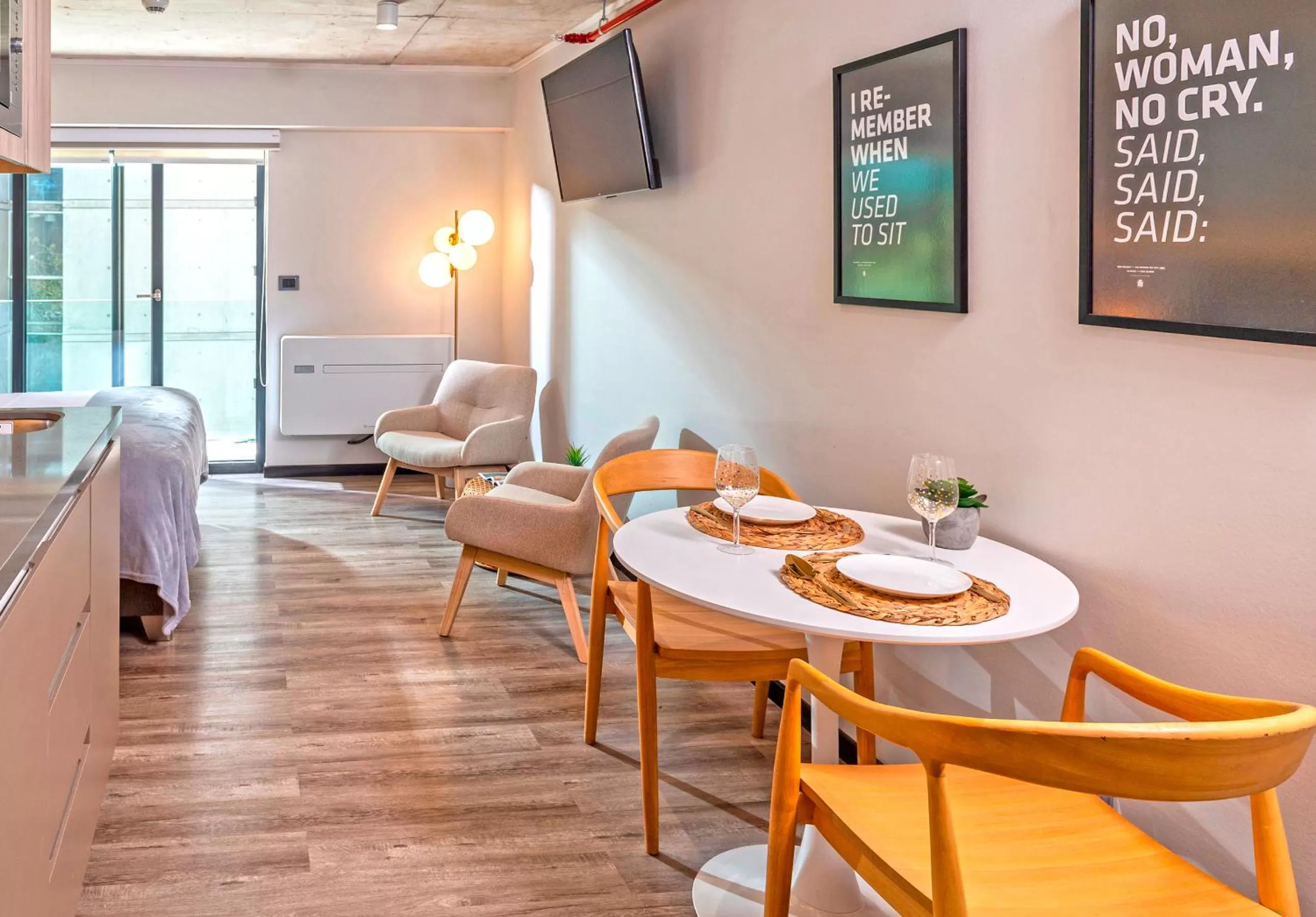 Photo of the whole room in hUB Providencia