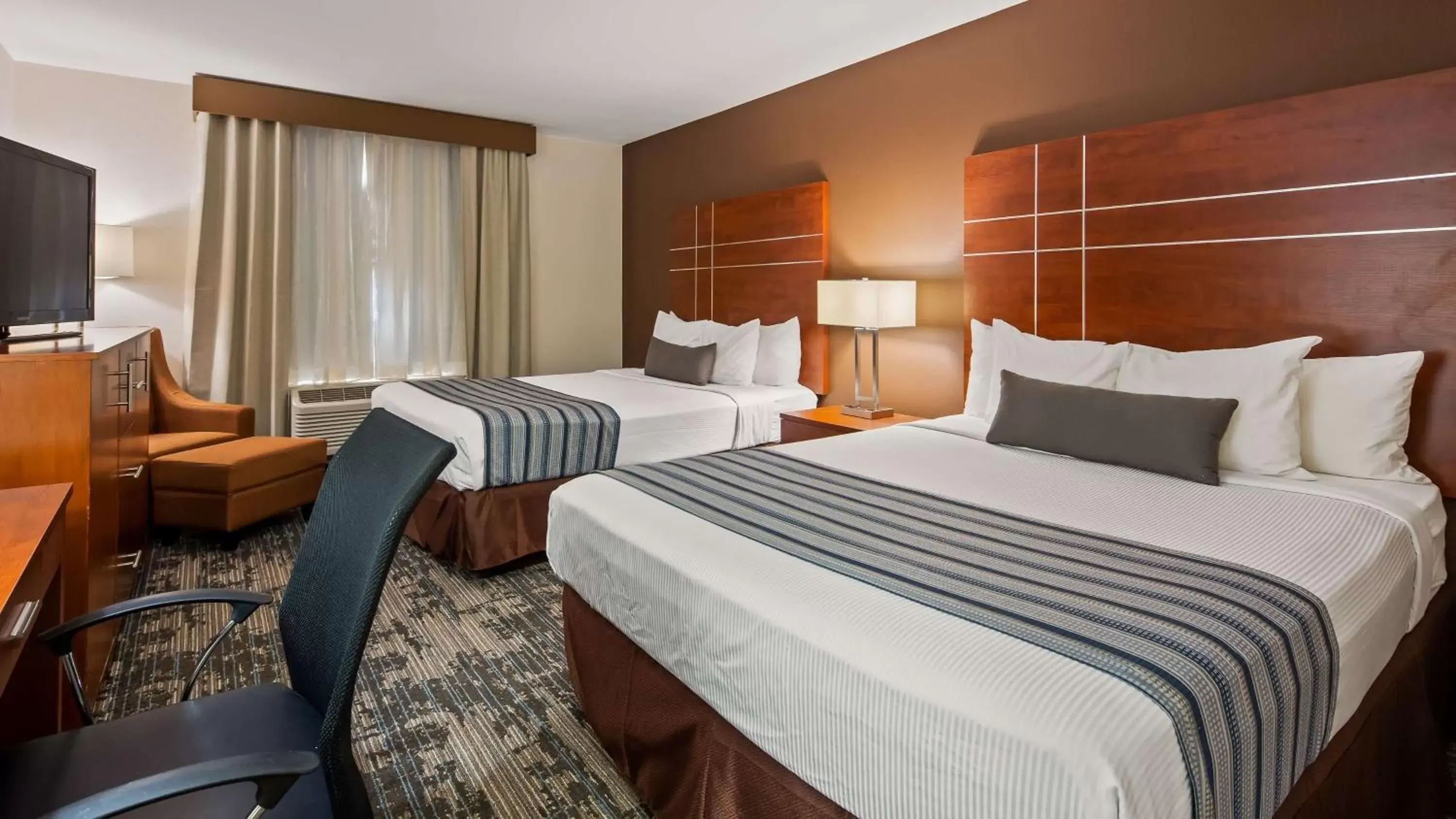 Double Queen Room - Pet Friendly/Non-Smoking in Best Western Plus Wakeeney Inn & Suites