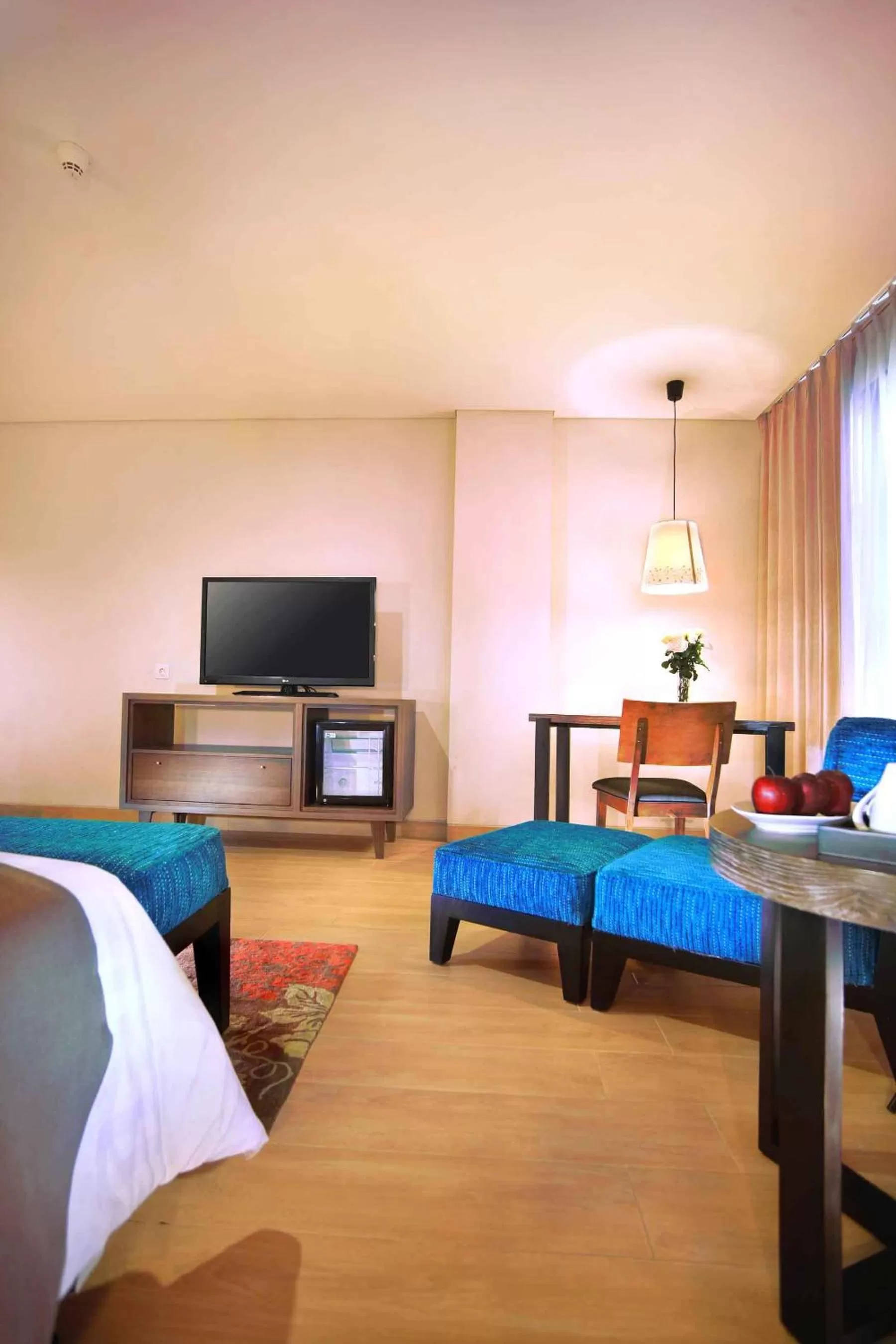 Bedroom, Bed in Harper Kuta Hotel by ASTON