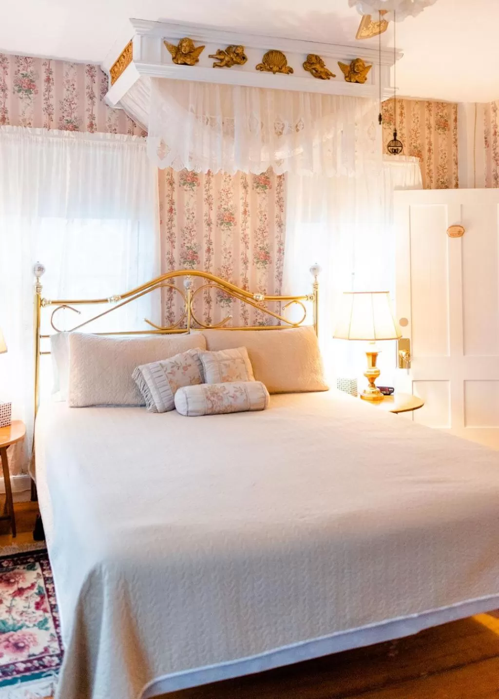 Bed in The Greenfield Inn