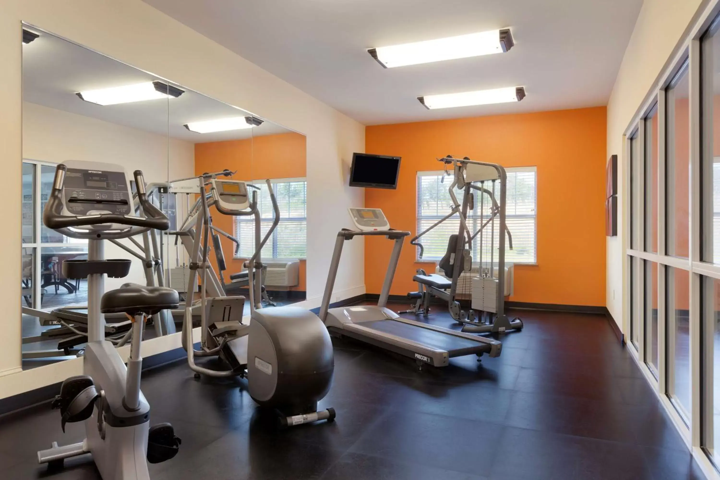 Activities, Fitness Center/Facilities in Country Inn & Suites by Radisson, Ashland - Hanover, VA
