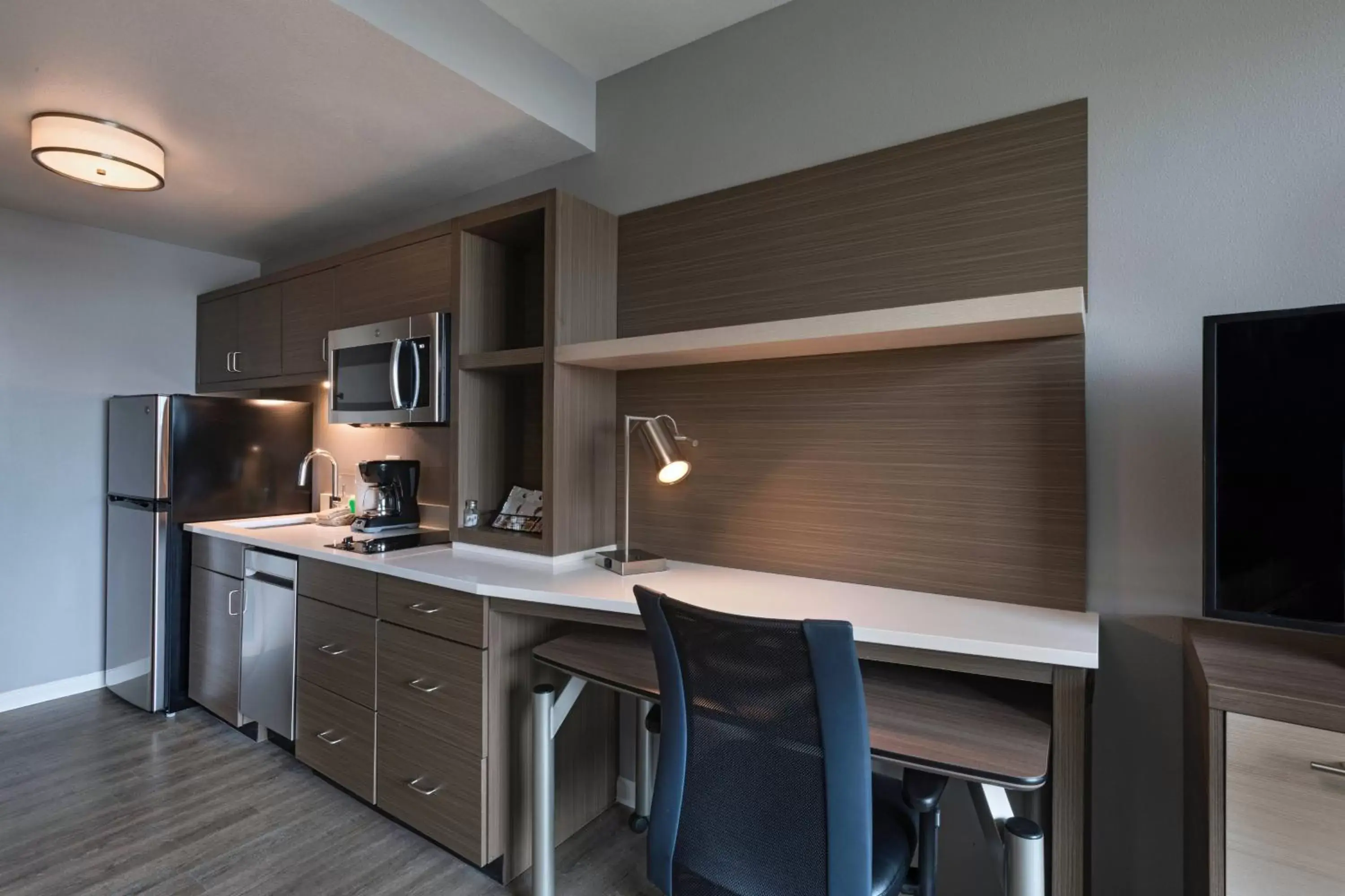 Bedroom, Kitchen/Kitchenette in TownePlace Suites by Marriott San Diego Airport/Liberty Station