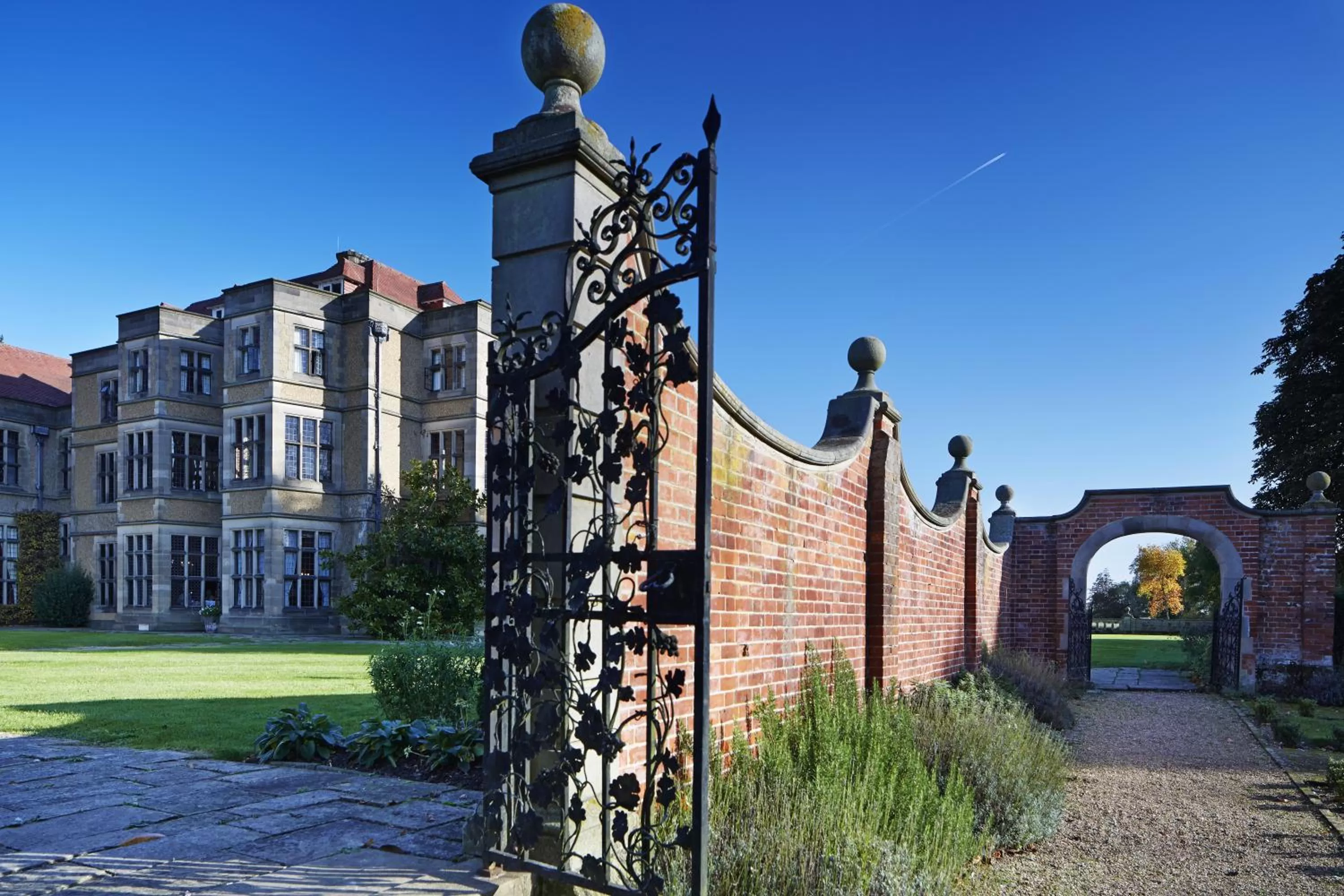 Garden, Property Building in Fanhams Hall, Exclusive Collection