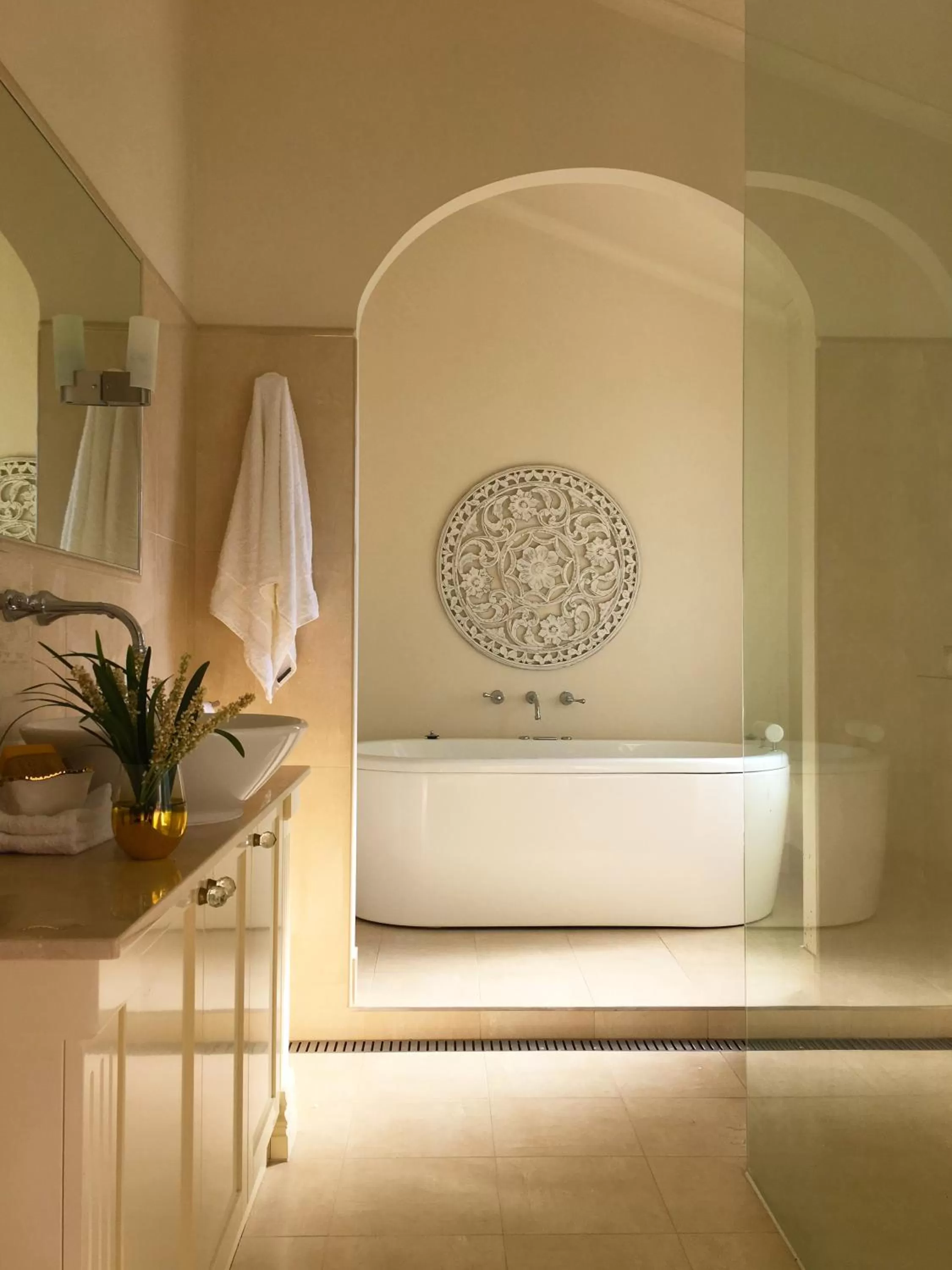 Bathroom in Howlong Old Post Office Luxury Suite