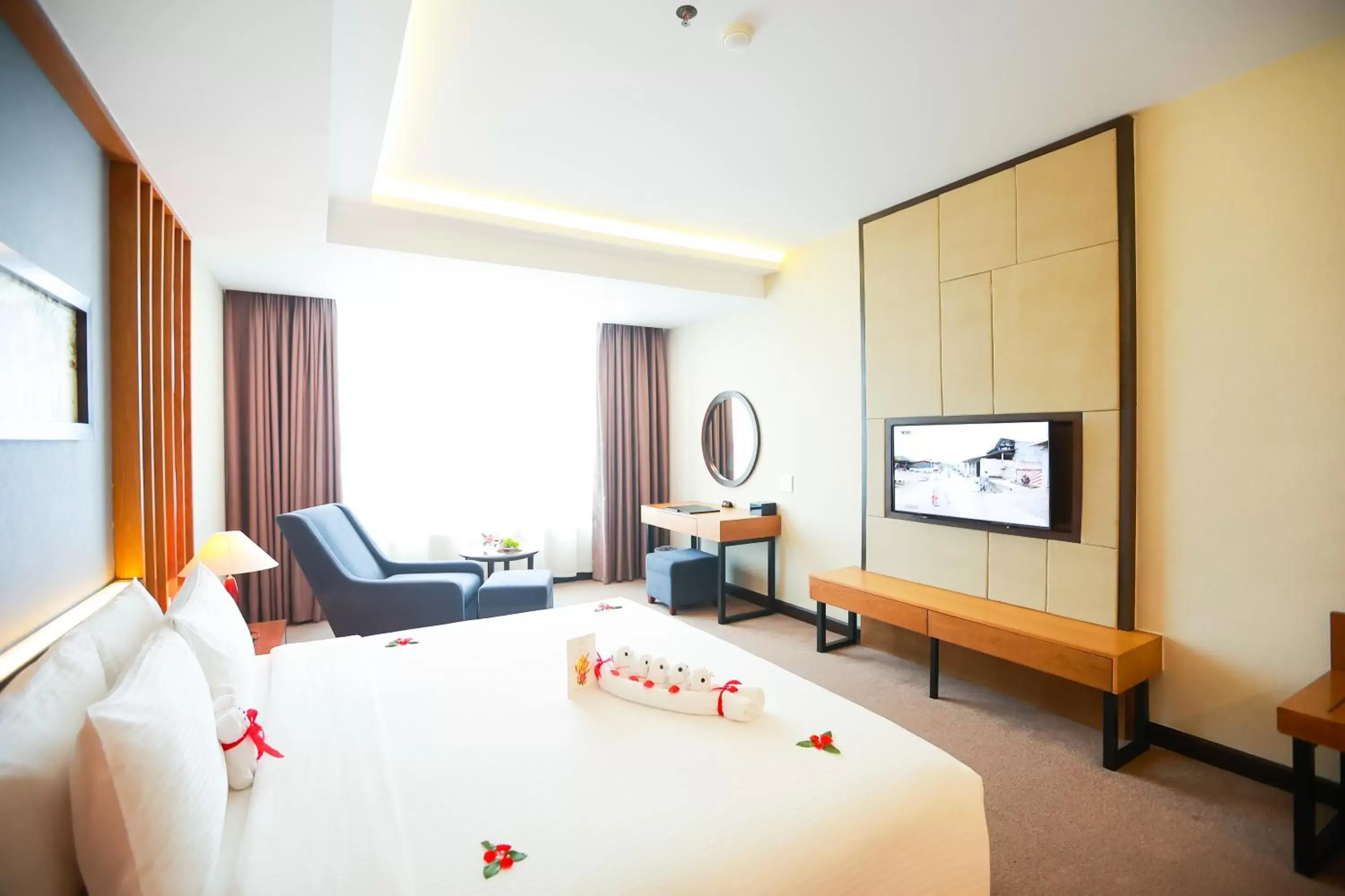 Bed in Muong Thanh Luxury Nhat Le Hotel