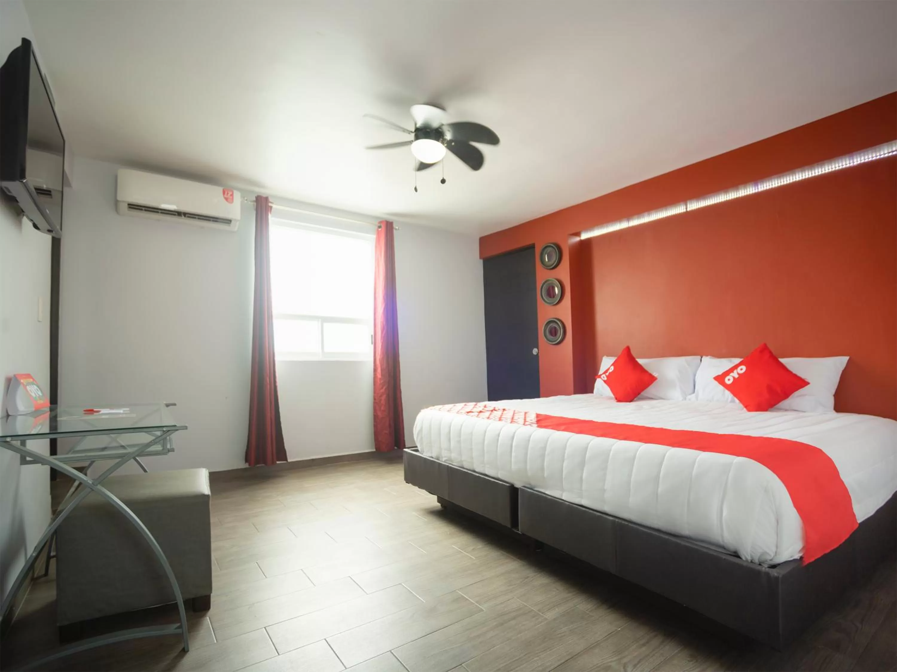 Bedroom, Bed in ADHOC Express