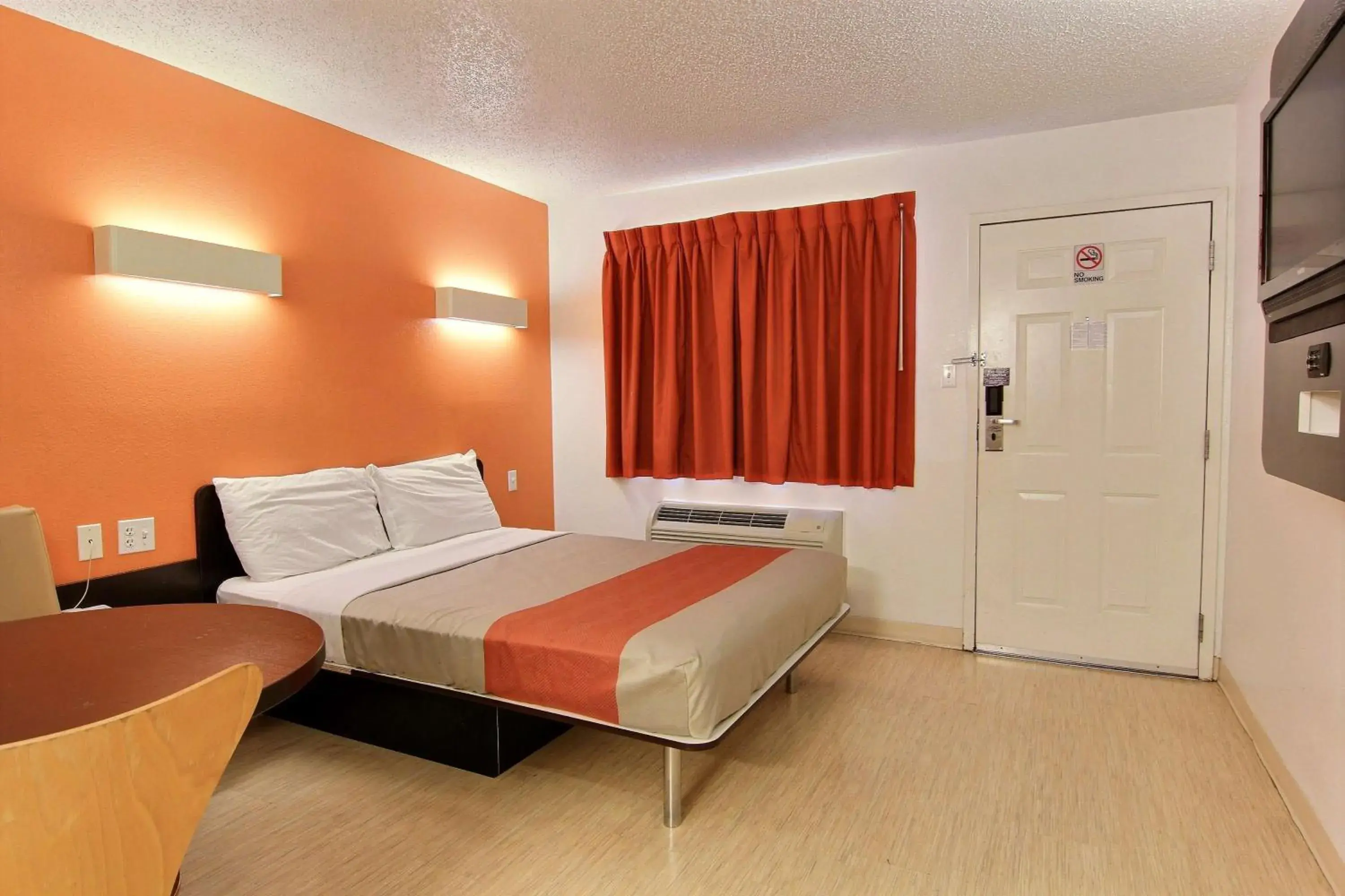 Bed in Motel 6-Austin, TX