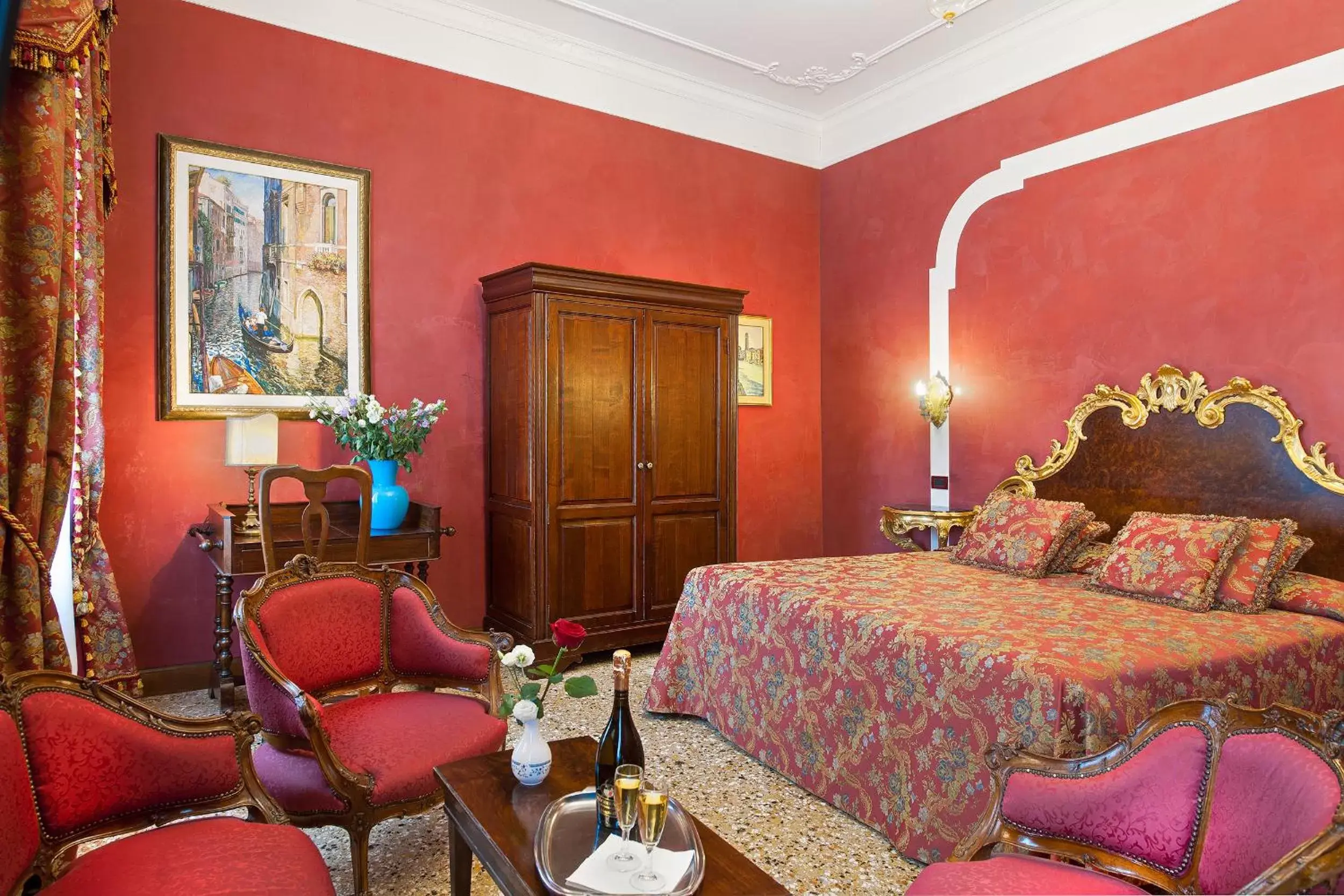 Photo of the whole room, Room Photo in Residenza d'Epoca San Cassiano