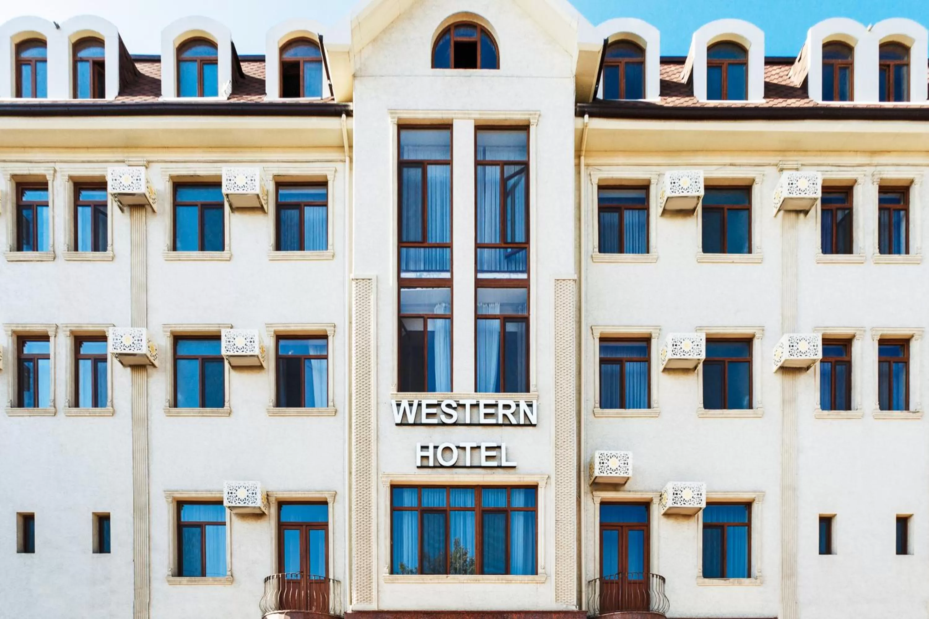 Property building in Western Suites Hotel