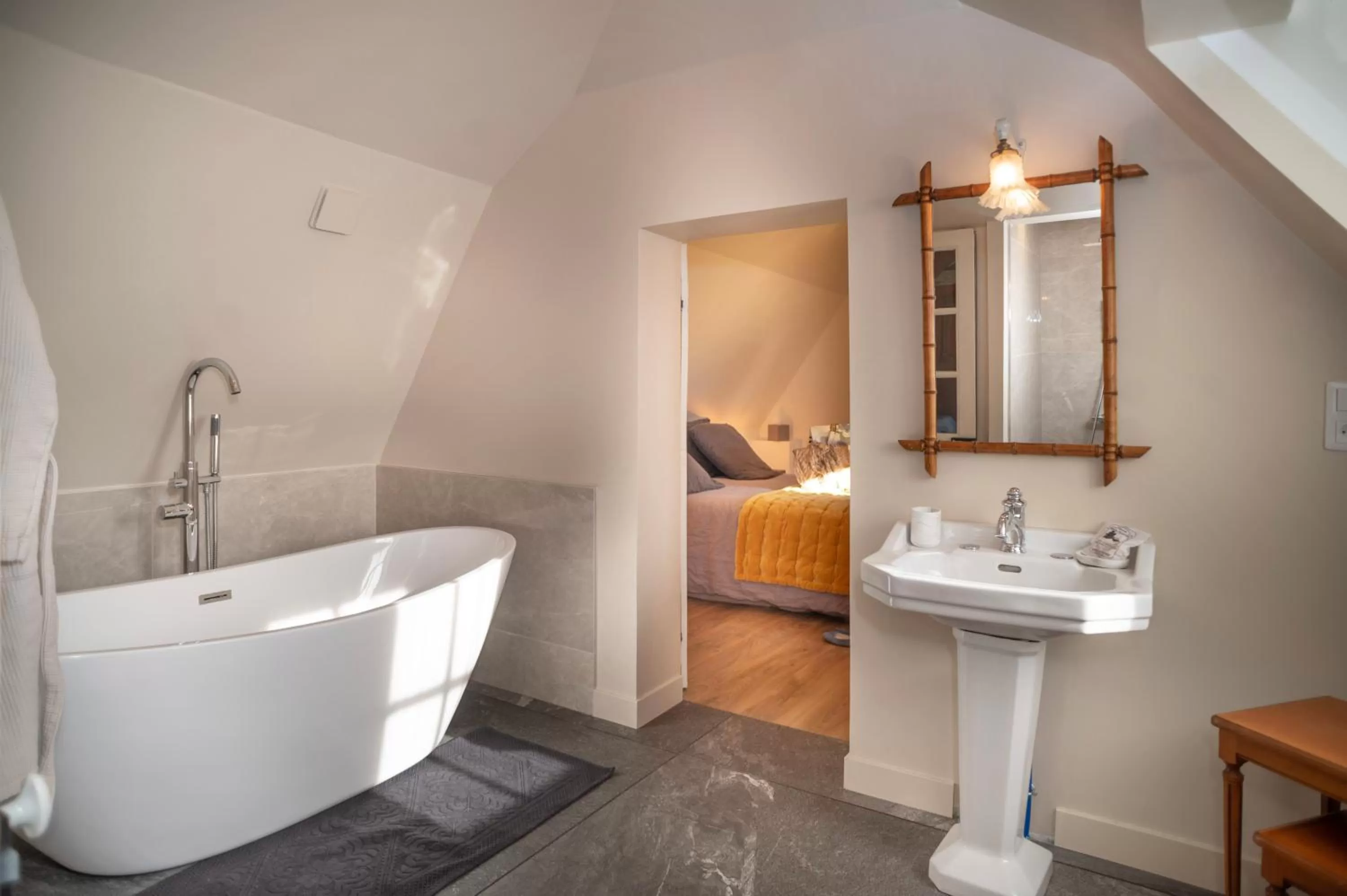 Bathroom in les Myrrhophores et Spa, Chambres d'Hôtes et Gîtes de charme