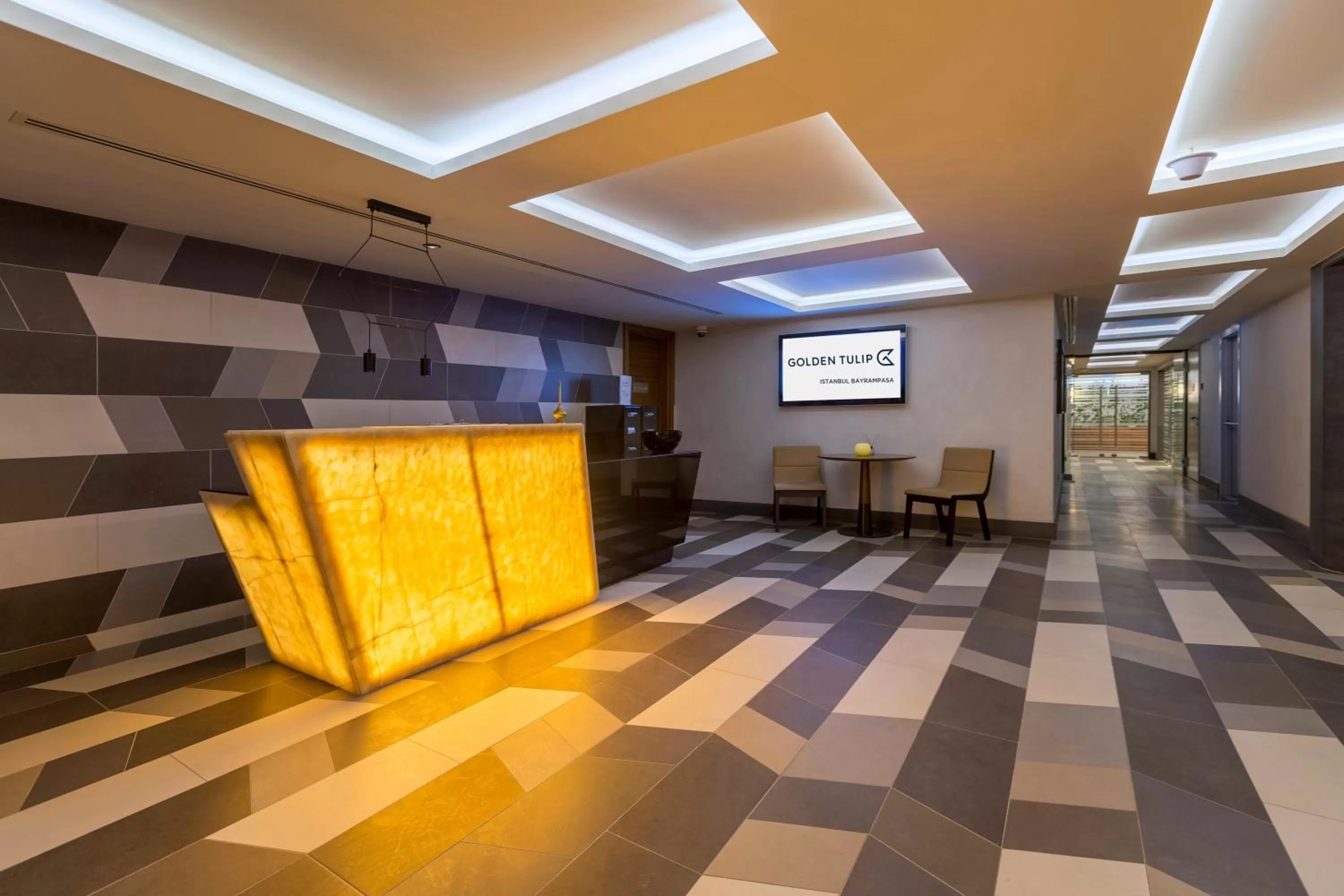 Lobby or reception in Golden Tulip Istanbul Bayrampasa