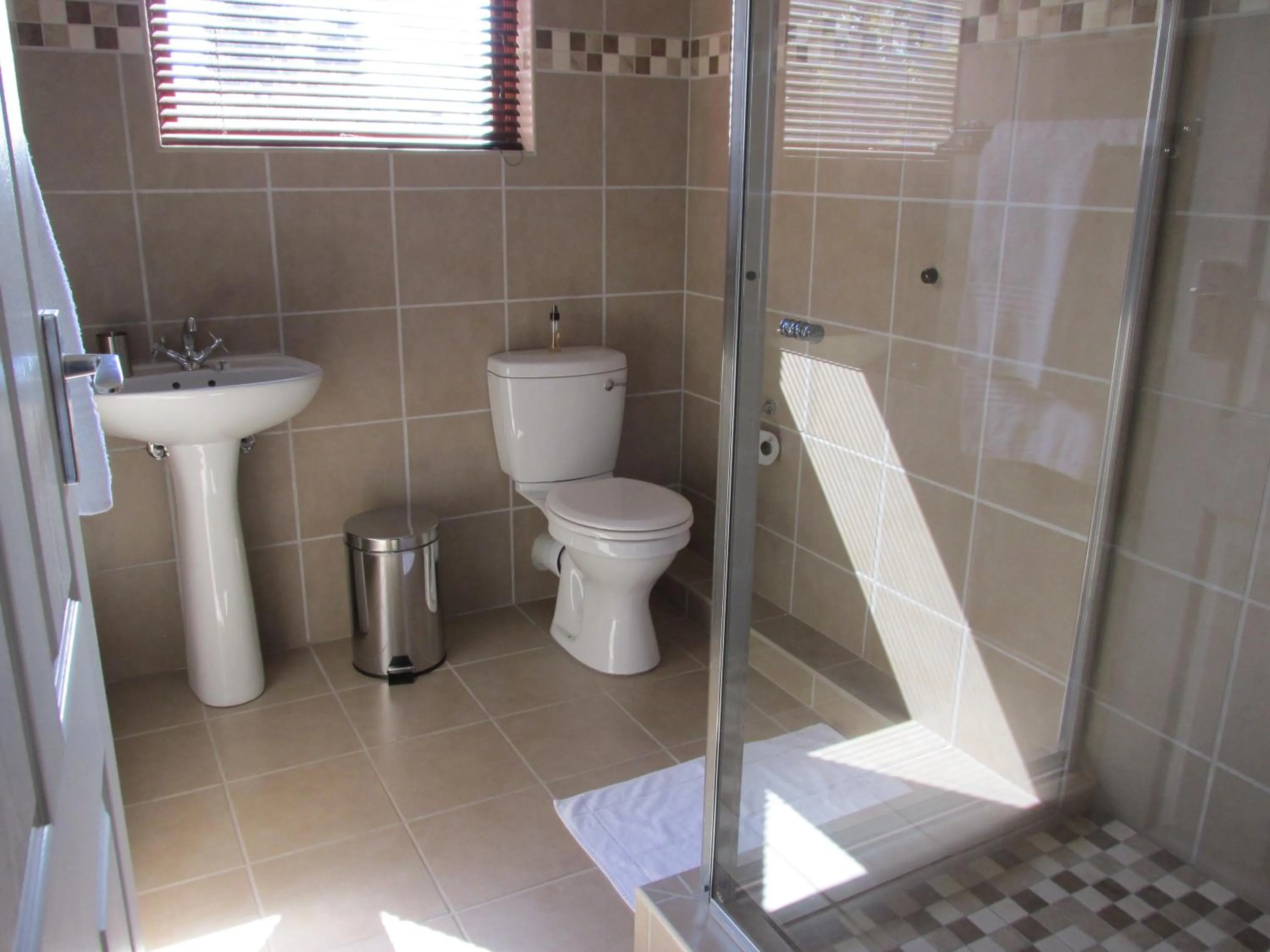 Shower in Karoo Sun Guest House