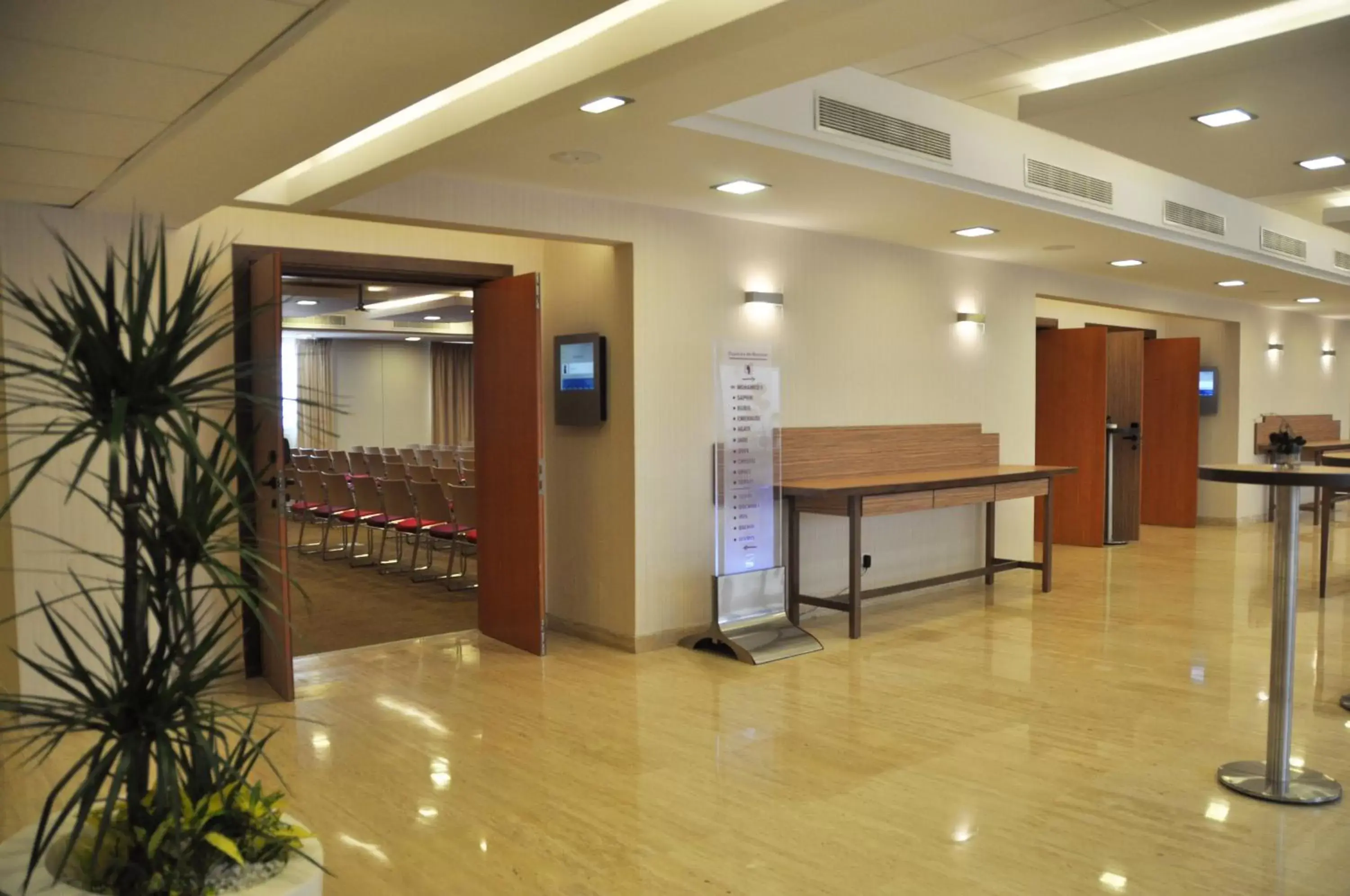 Business facilities, Lobby/Reception in Novotel Tunis