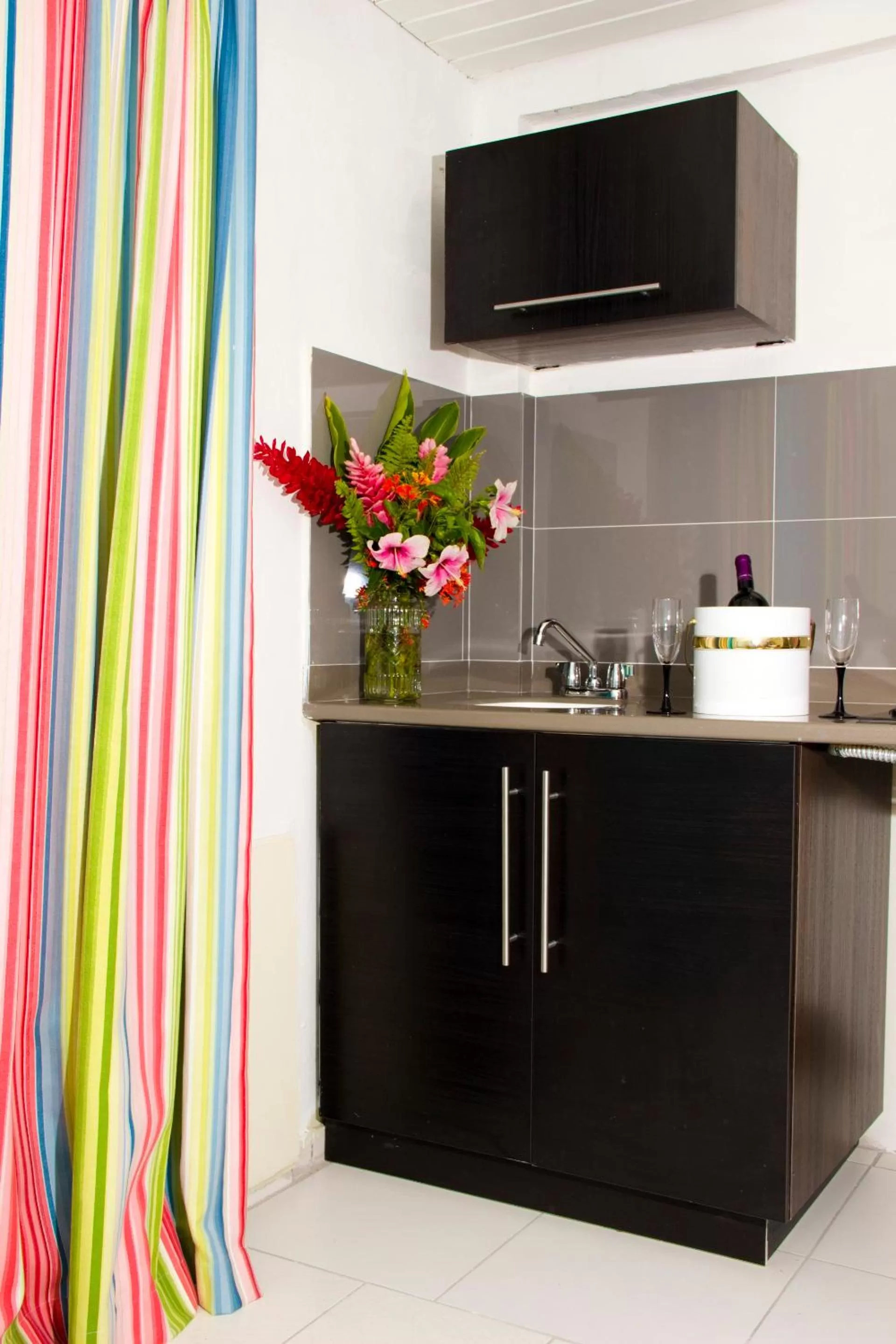 Kitchen or kitchenette in Palm Garden Hotel Barbados