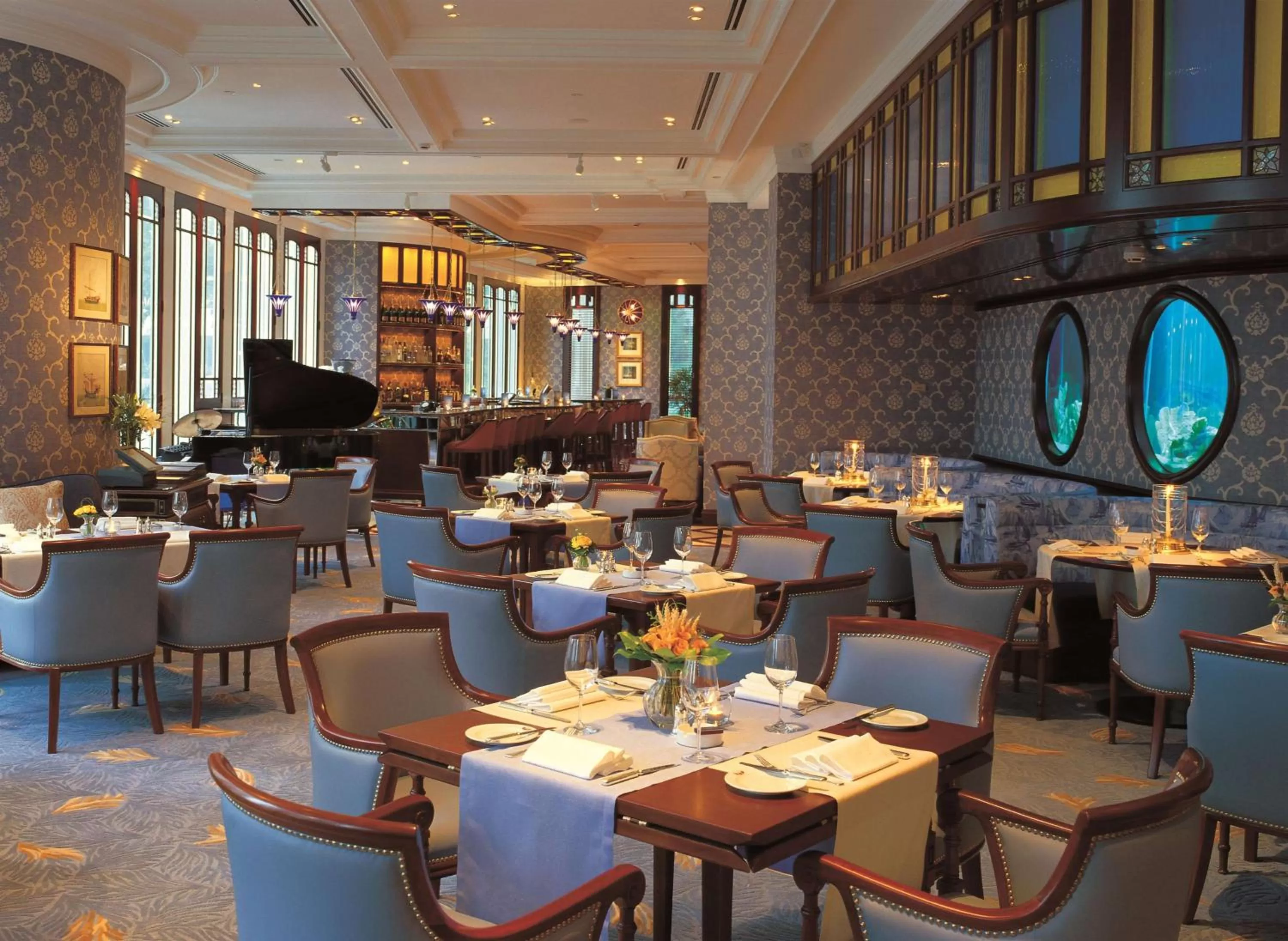 Restaurant/places to eat in Island Shangri-La, Hong Kong