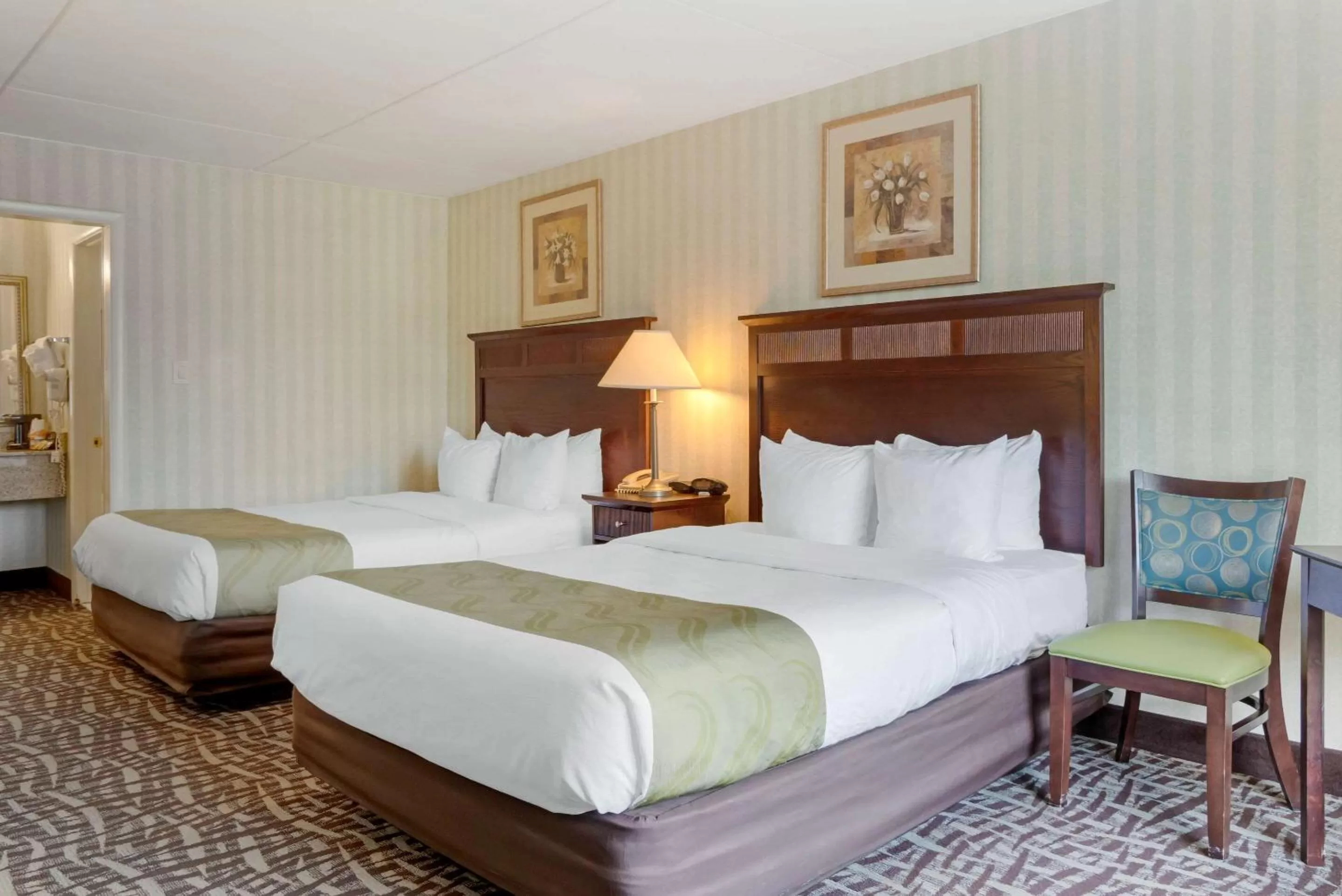 Photo of the whole room, Bed in Quality Inn Fredericksburg near Historic Downtown