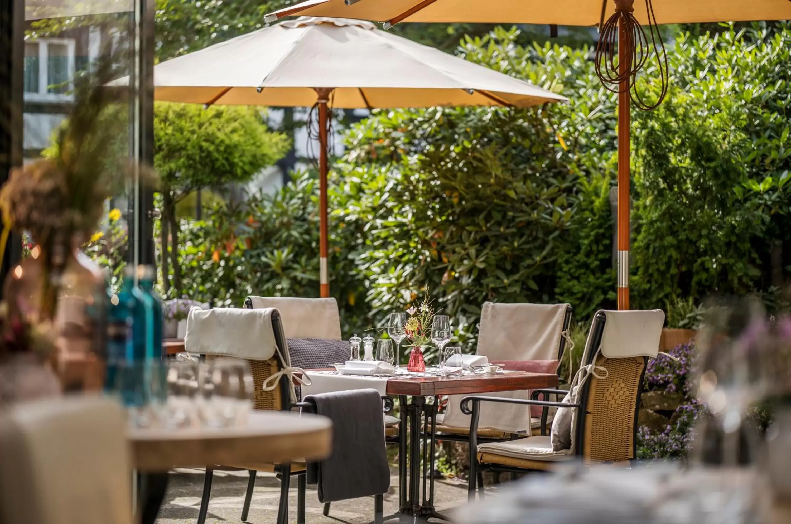 Balcony/Terrace, Restaurant/Places to Eat in Romantik Hotel Neuhaus