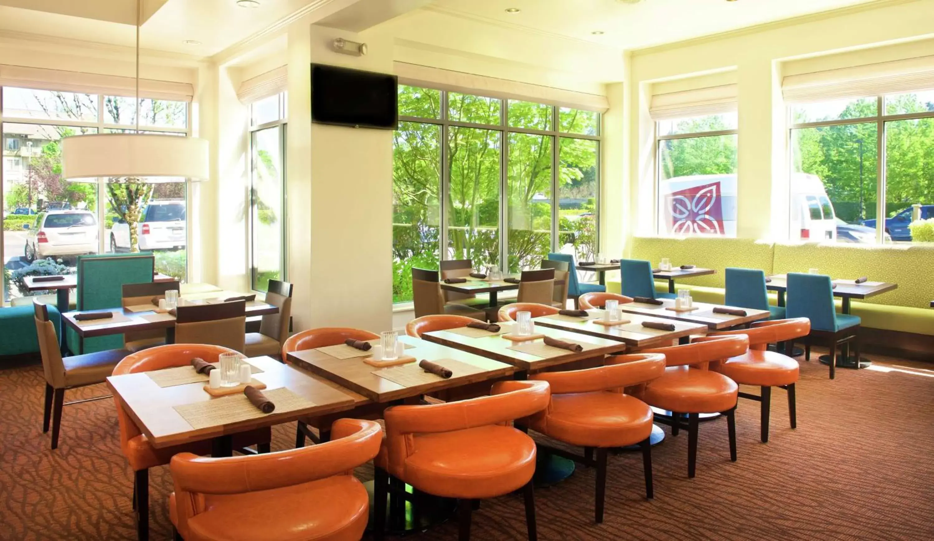 Dining area, Restaurant/Places to Eat in Hilton Garden Inn Seattle/Renton