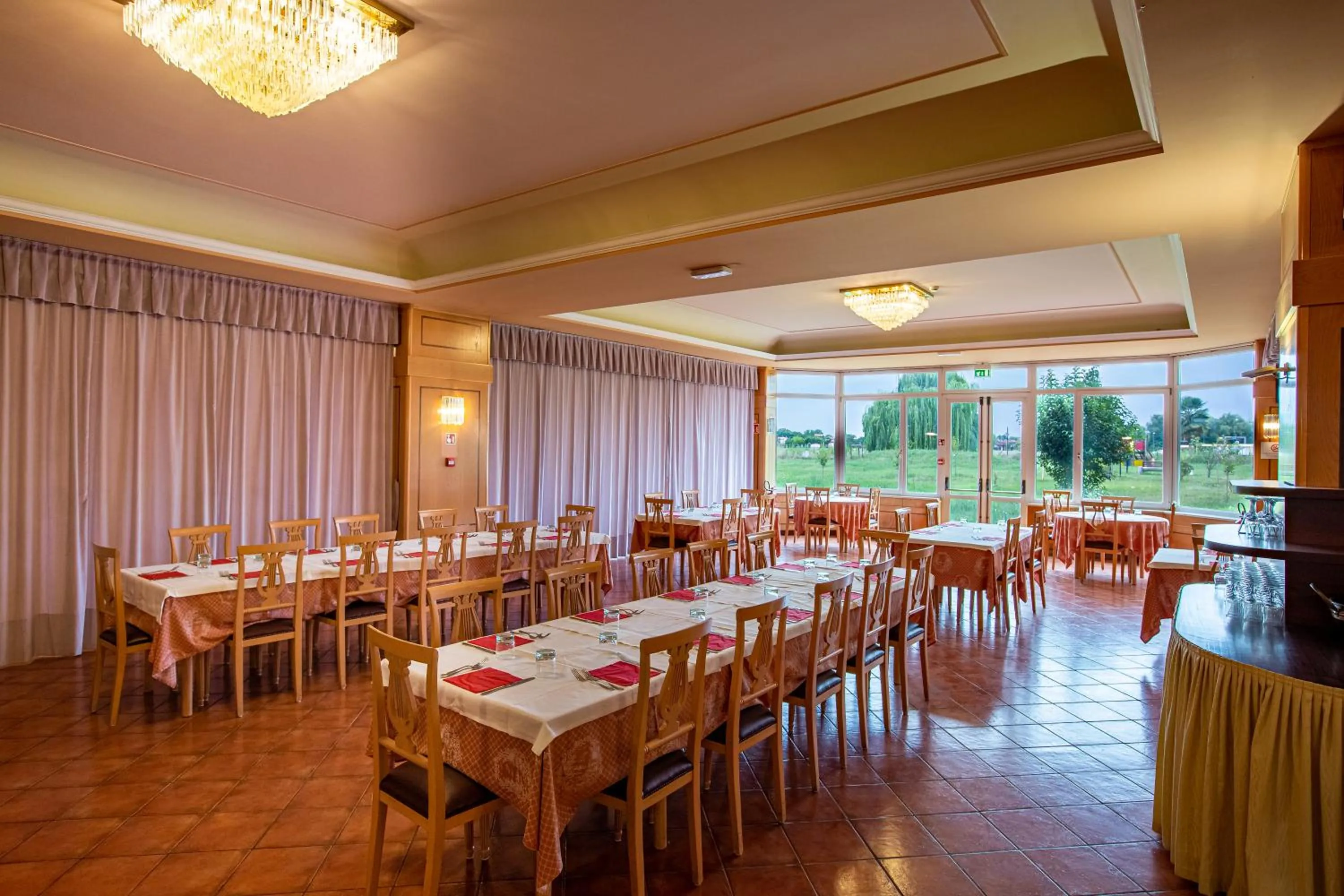 Restaurant/places to eat in Hotel Villa Strassoldo "Ex Attianese Hotel Restaurant"