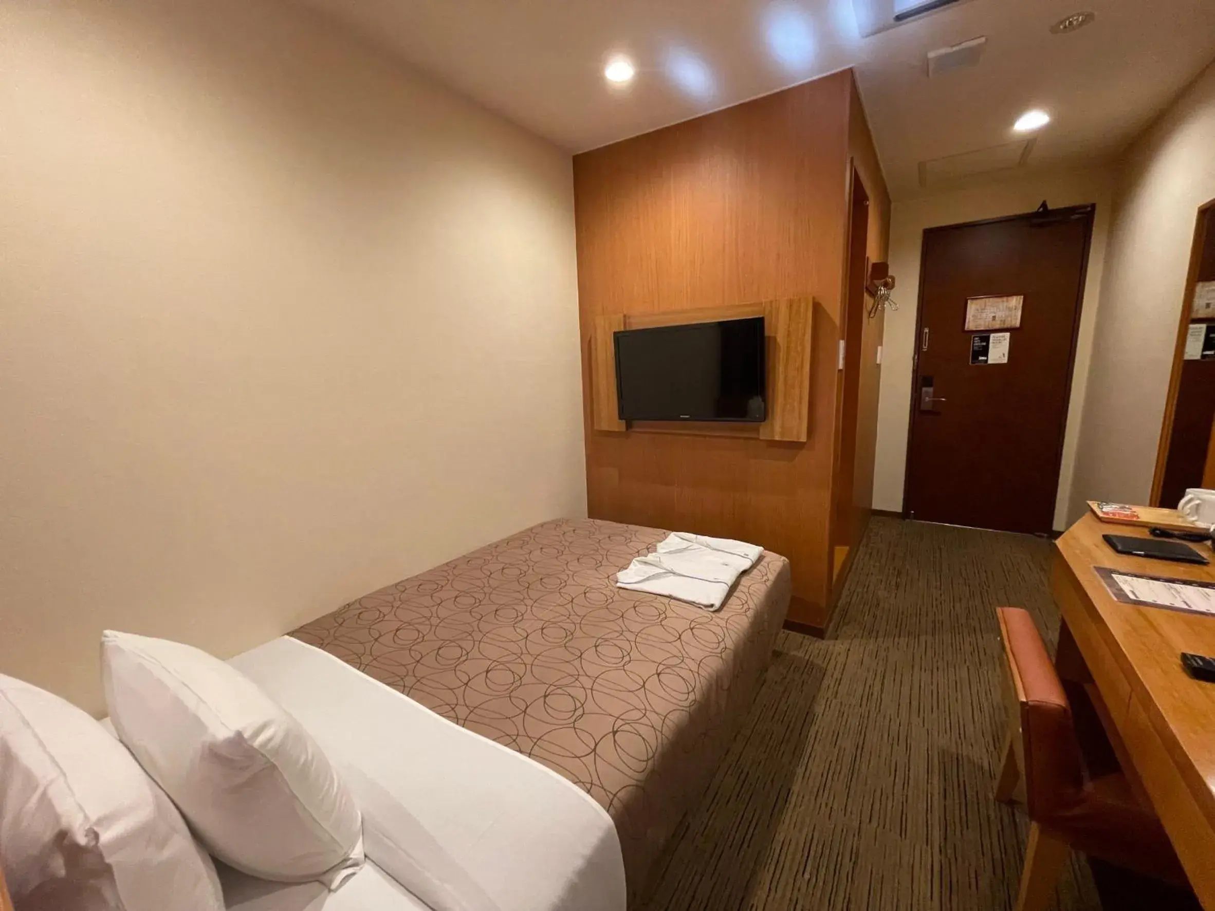 TV and multimedia, Bed in Hotel Relief Sapporo Susukino