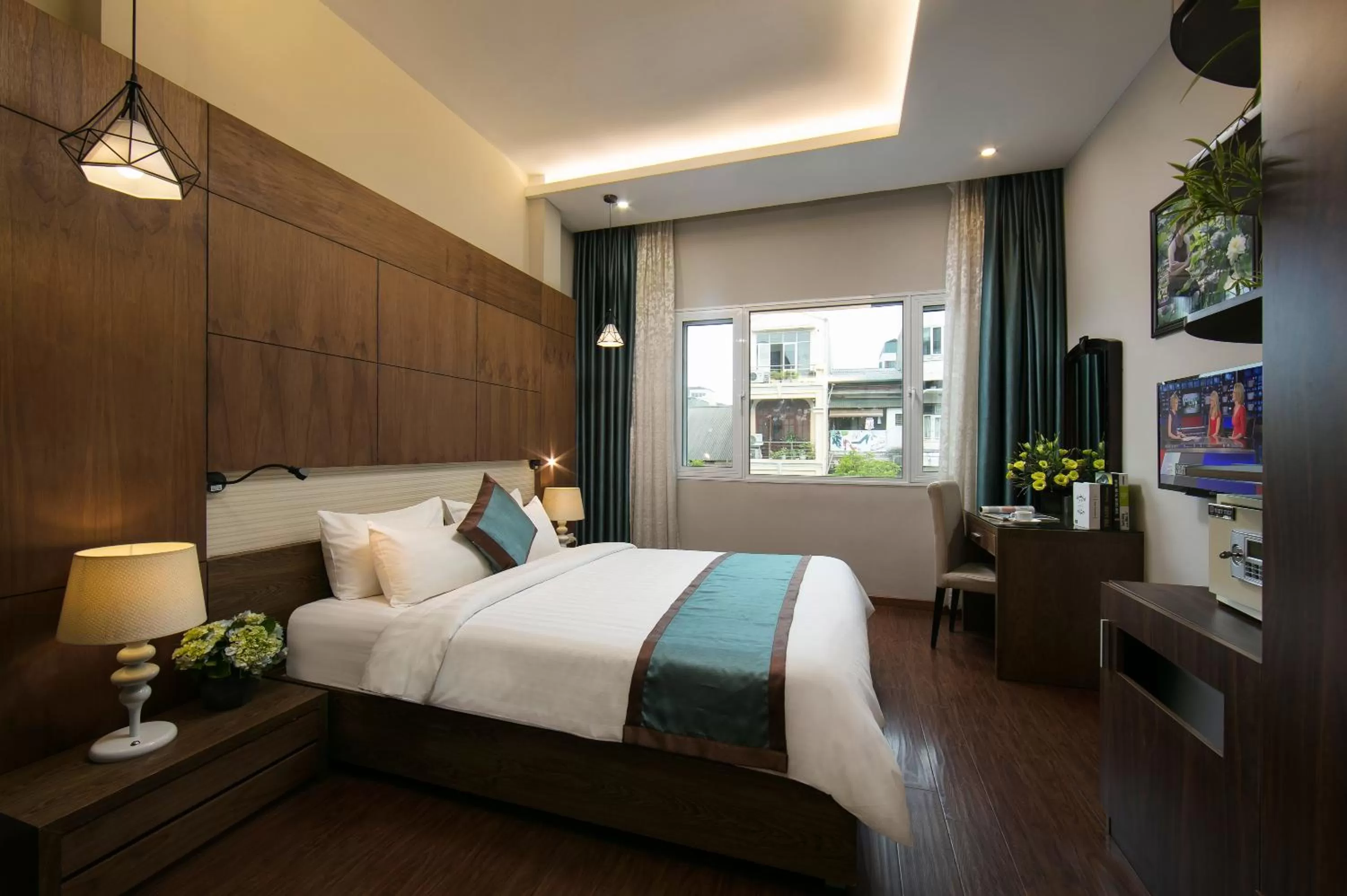 Photo of the whole room, Bed in Bonne Nuit Hotel & Spa Hanoi