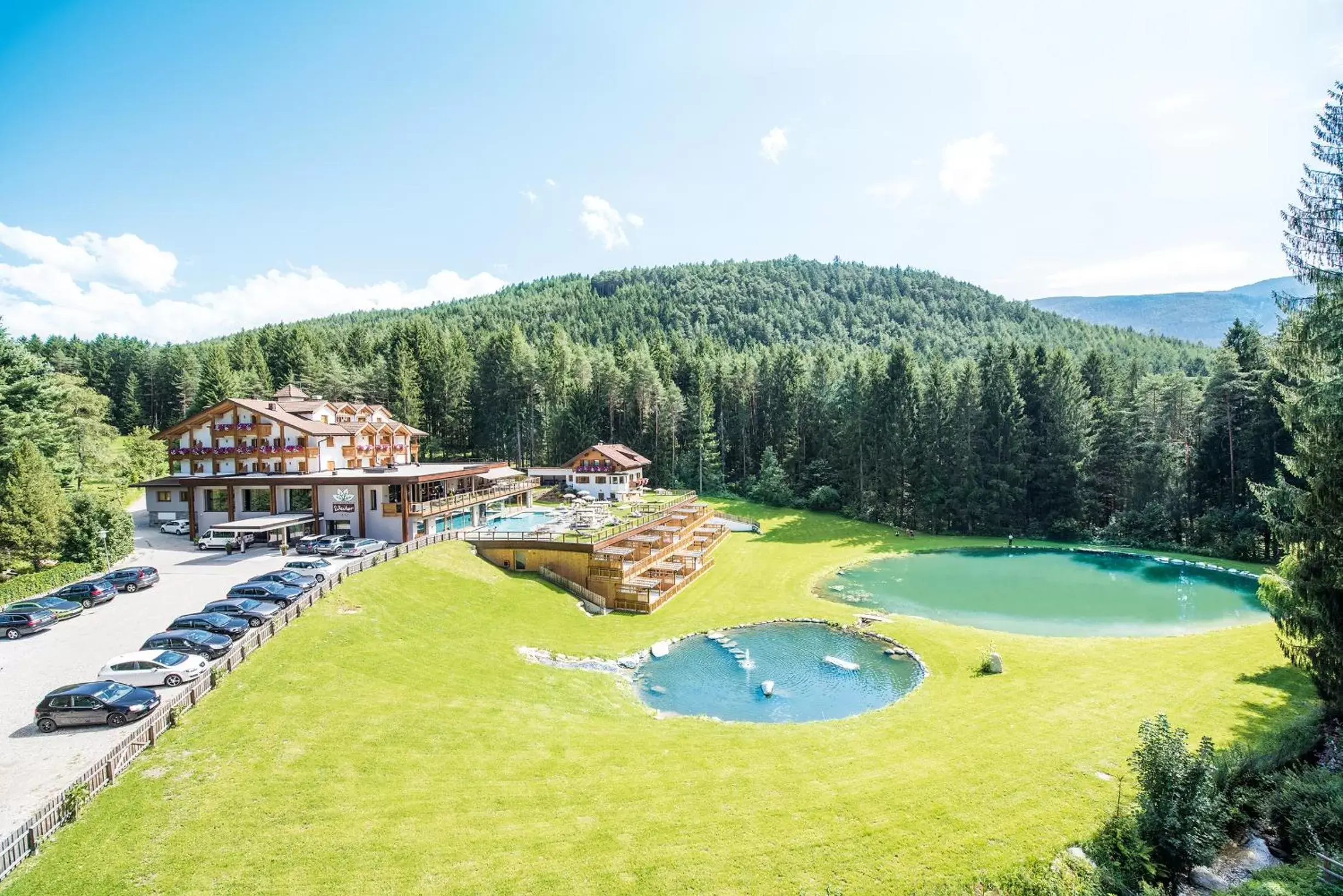 Property building, Bird's-eye View in Hotel Weiher Green Lake