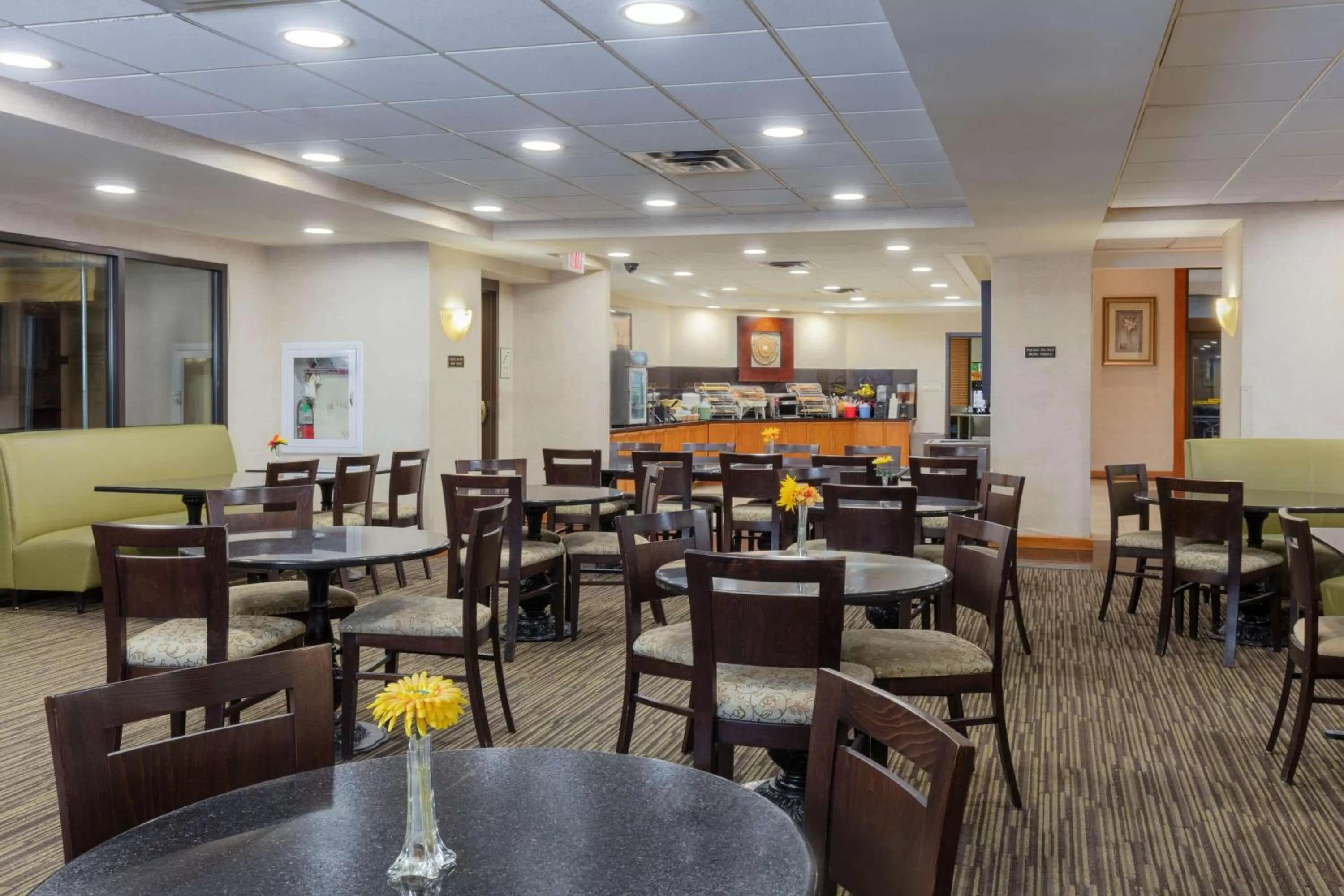 Restaurant/places to eat in La Quinta by Wyndham Garden City