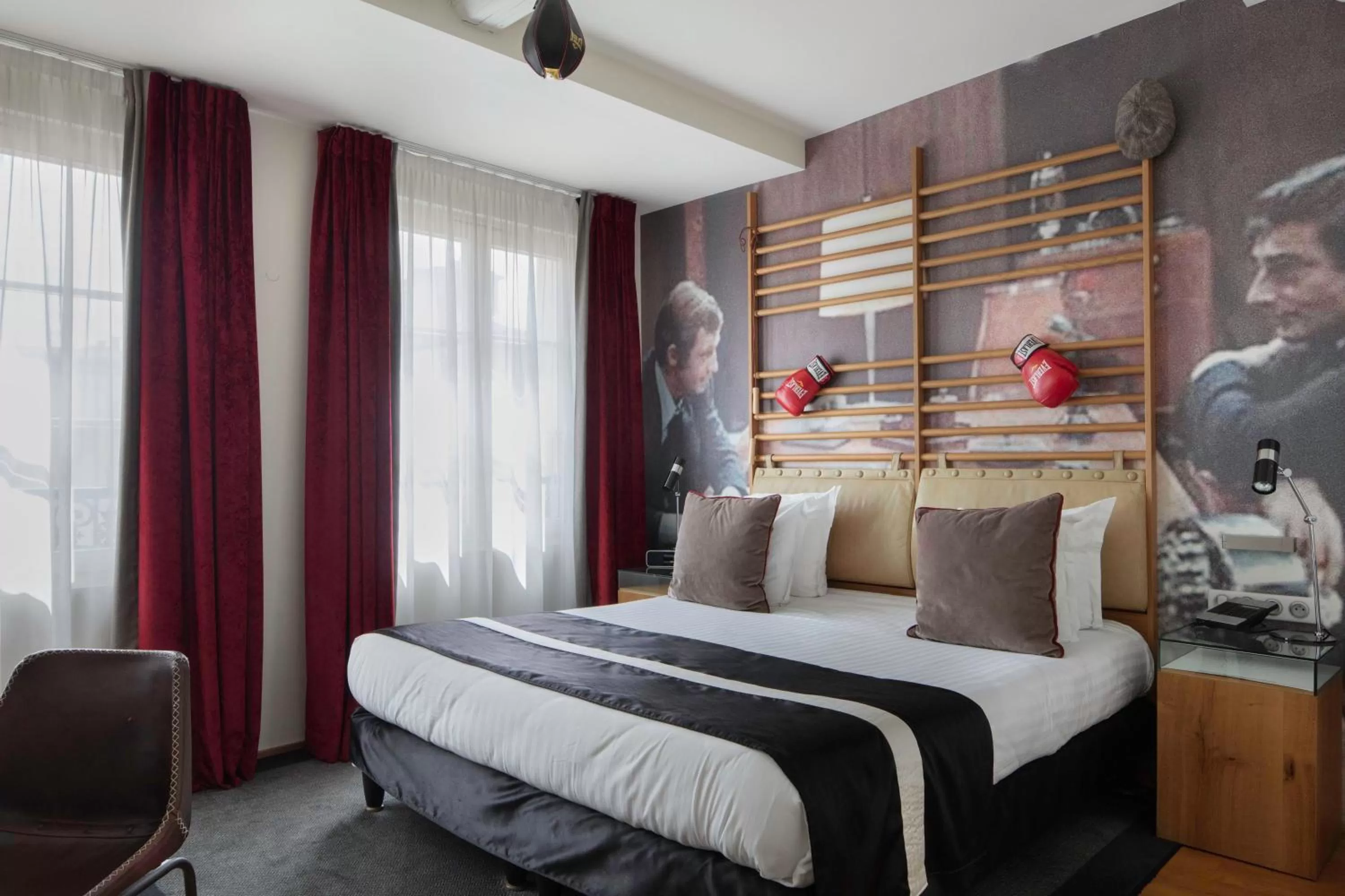 Bedroom, Bed in Le 123 Sébastopol - Astotel