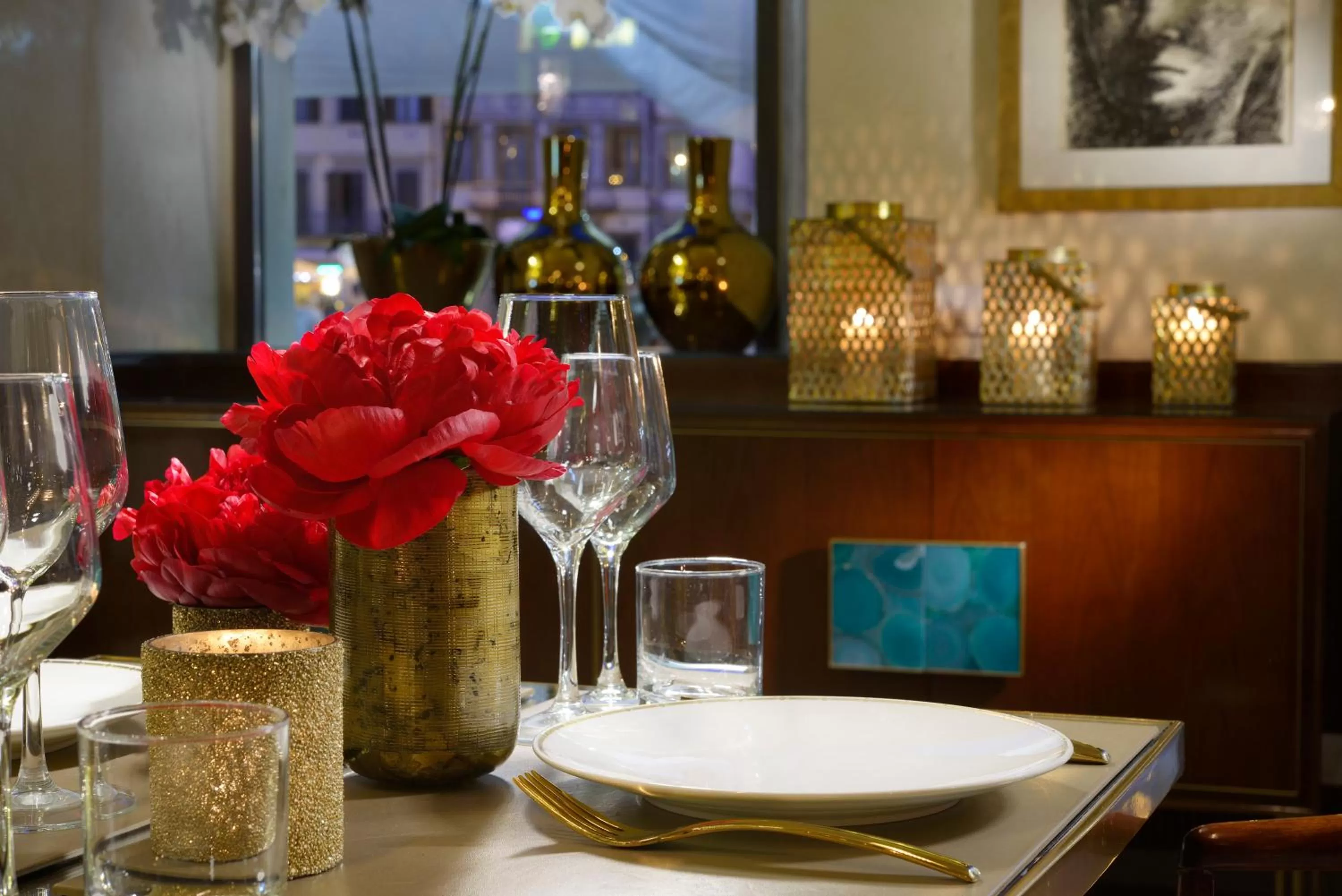 Restaurant/places to eat in Grand Hotel Minerva