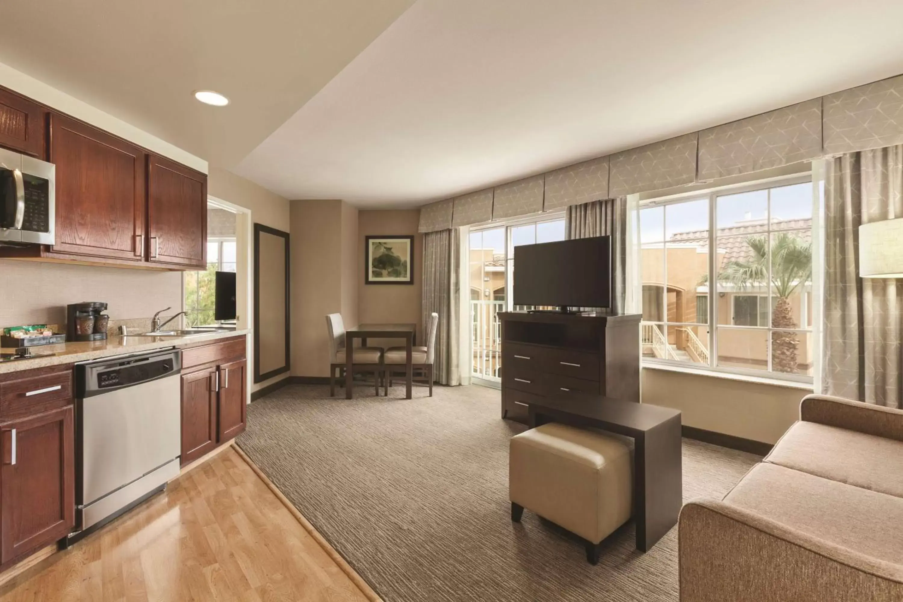 Bedroom, Seating Area in Homewood Suites by Hilton La Quinta