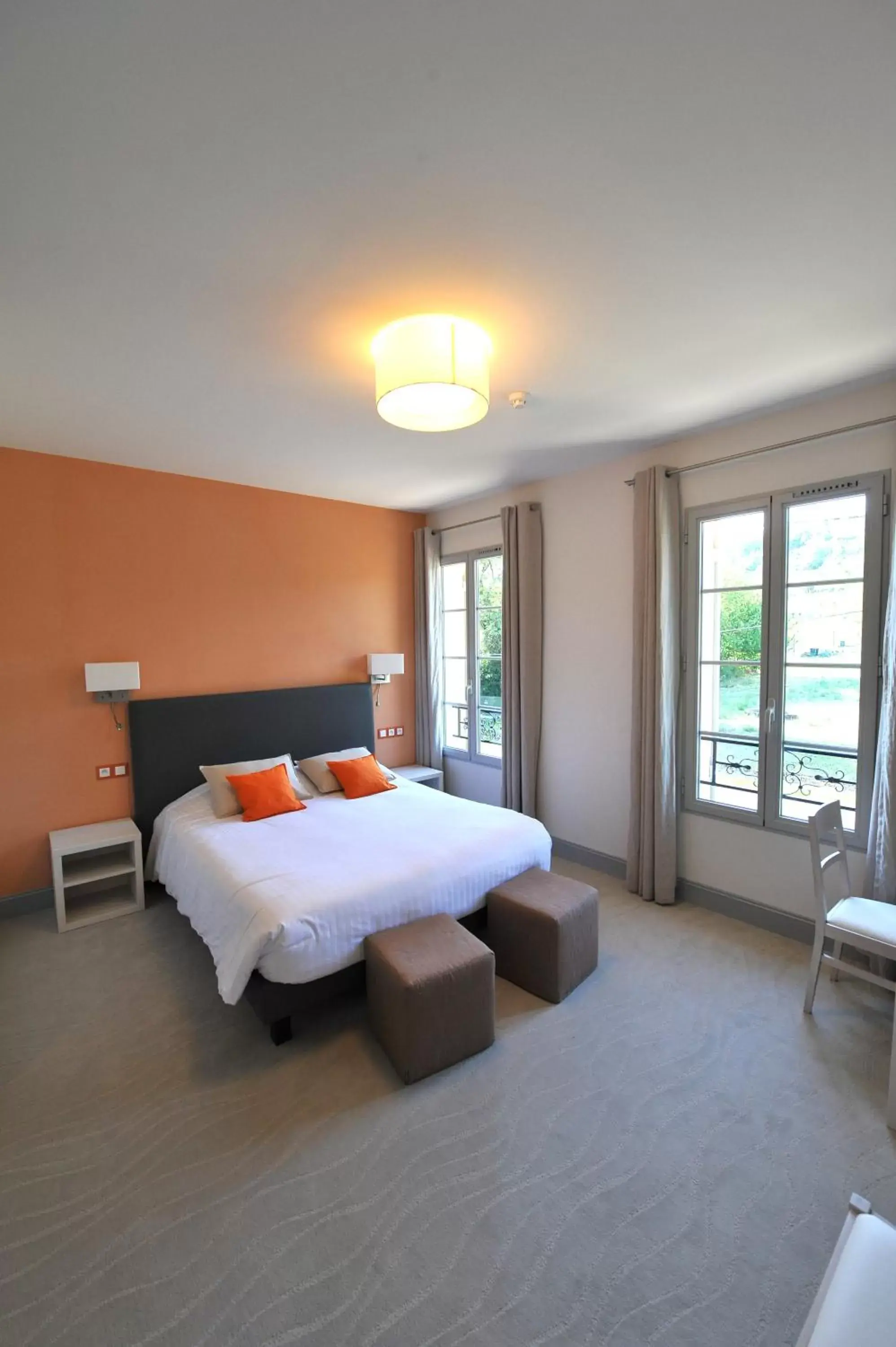 Bedroom, Bed in Logis- Hôtel Spa Restaurant l'Epicurial