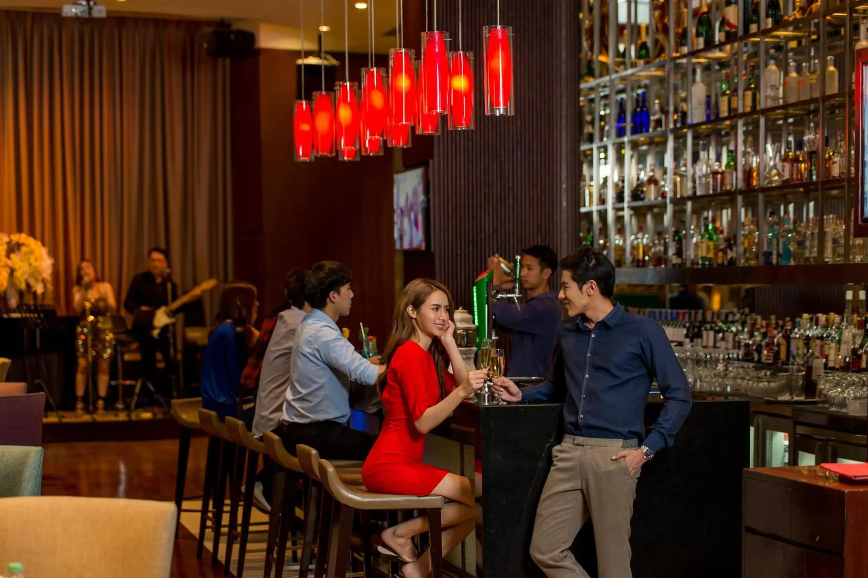 Lounge or bar in Holiday Inn Bangkok Silom, an IHG Hotel