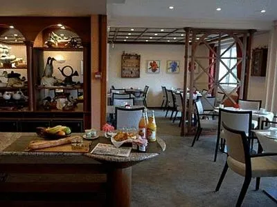 Restaurant/places to eat in Hotel Les Remparts