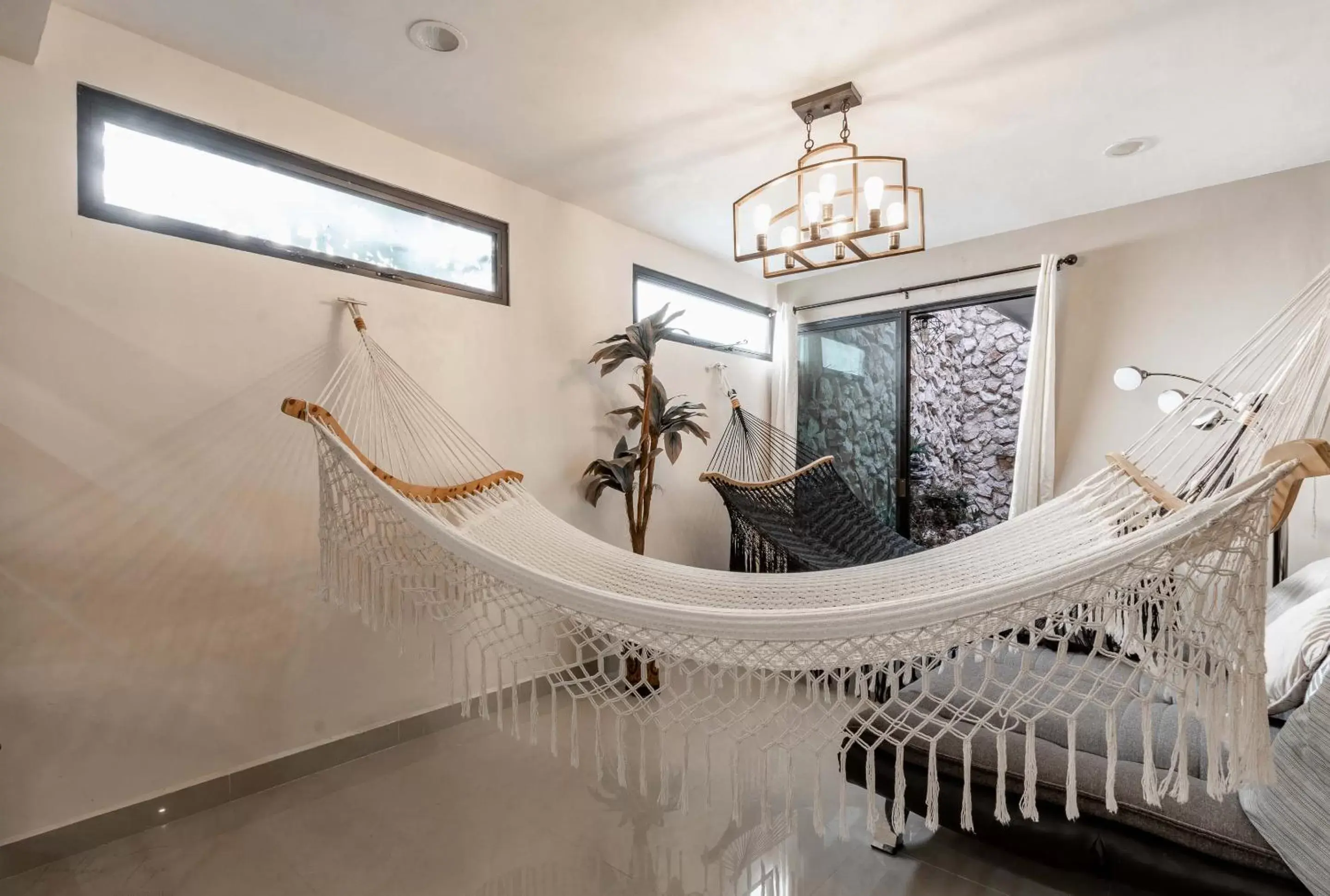 Living room, Bathroom in El Zaguán Colonial by GuruHotel