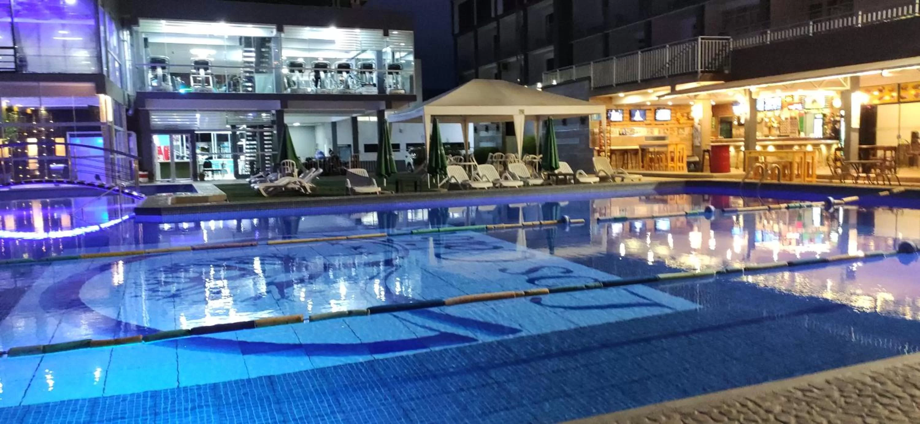 Swimming pool in Hotel Los Ceibos