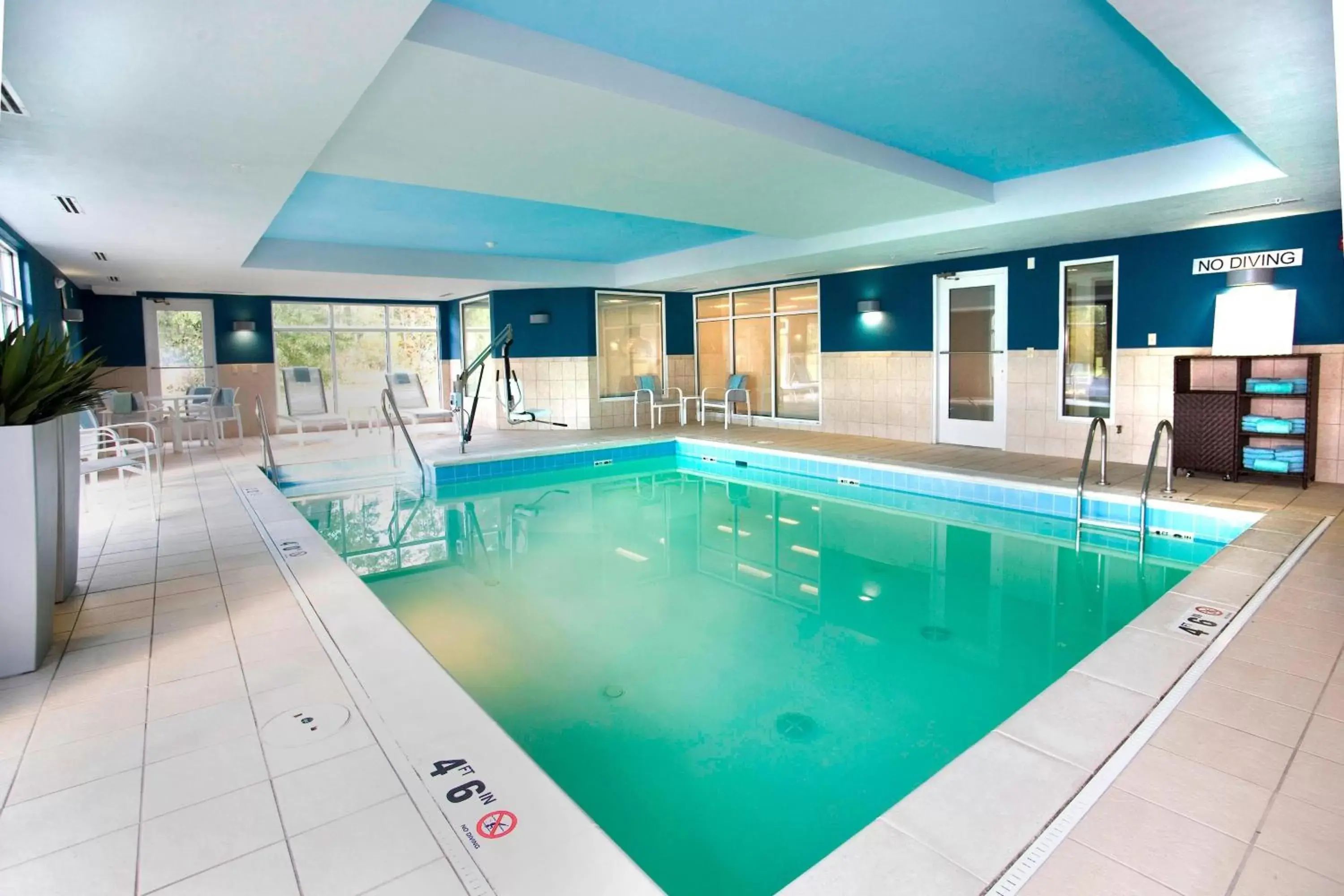 Swimming Pool in Fairfield Inn & Suites by Marriott Chesapeake Suffolk